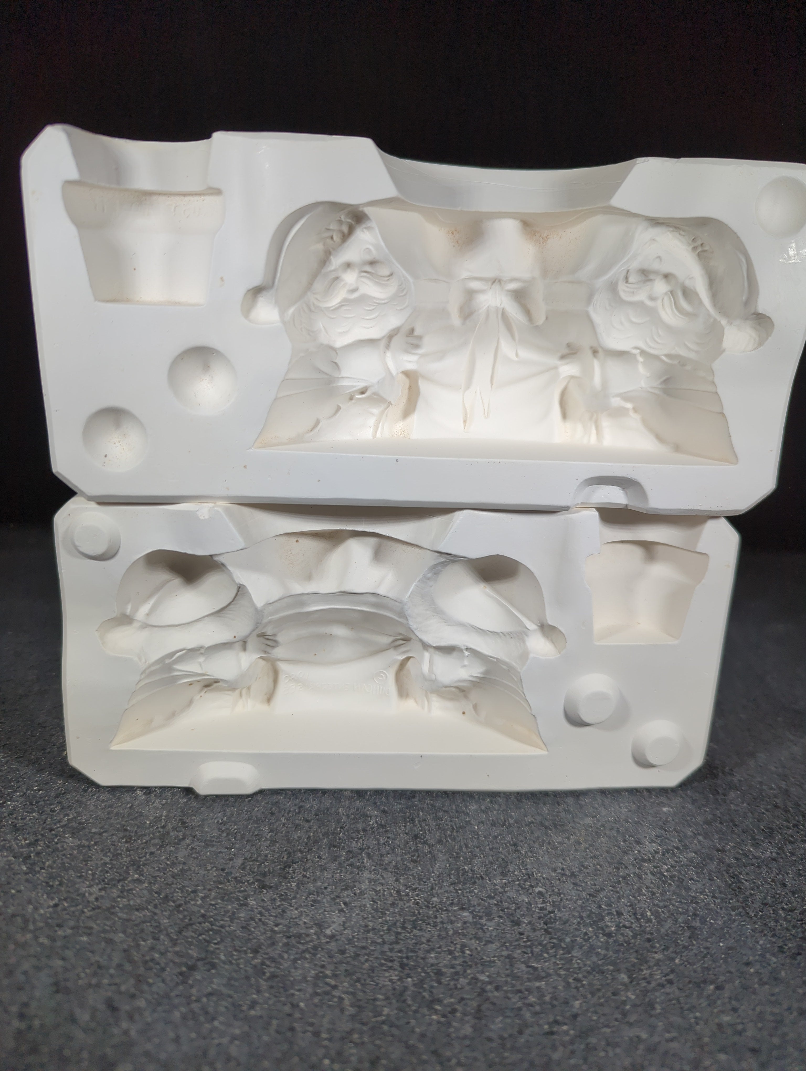 CM0169 - DM 38E Duncan Santa's Helpers Candle Holder