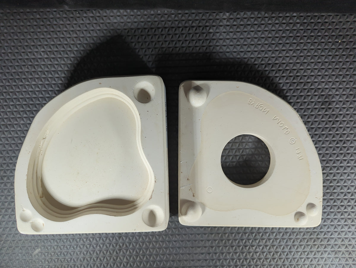 CM1499 - B70 Byron Base Mold