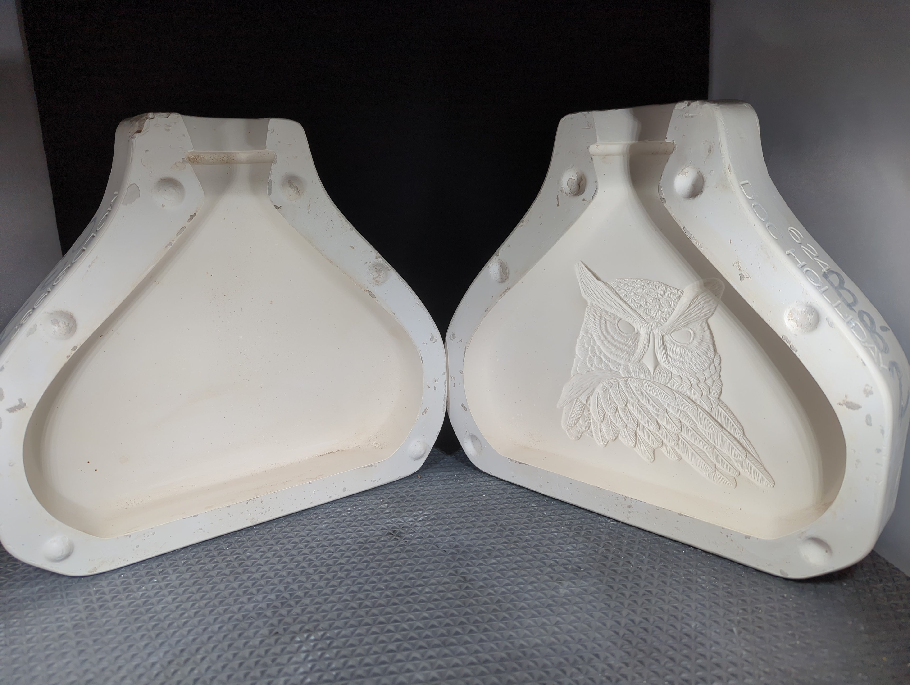 CM0896 - 624 Doc Holliday Owl Vase