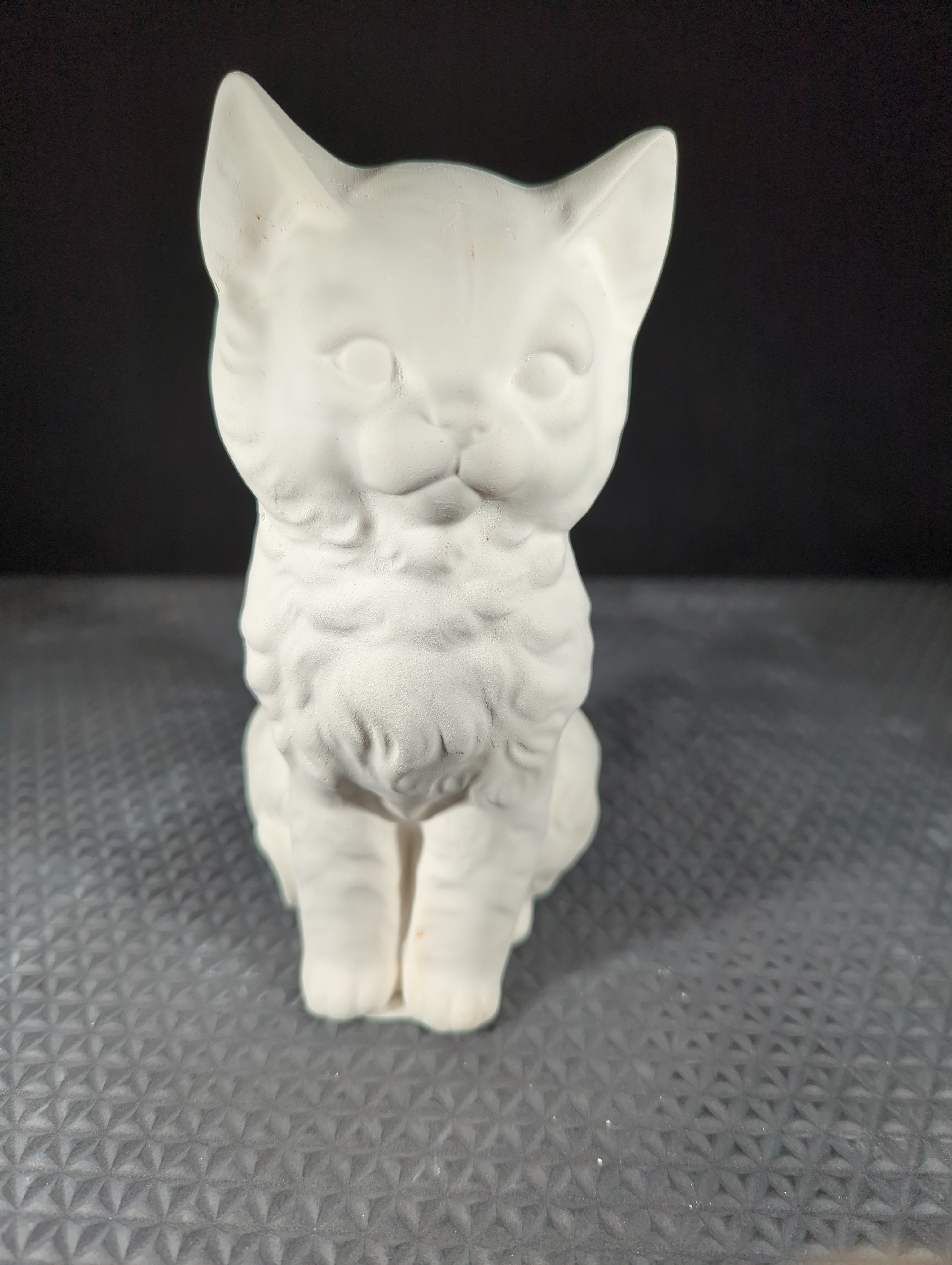 CM0636B -Cone 6 Bisque Persian Cat