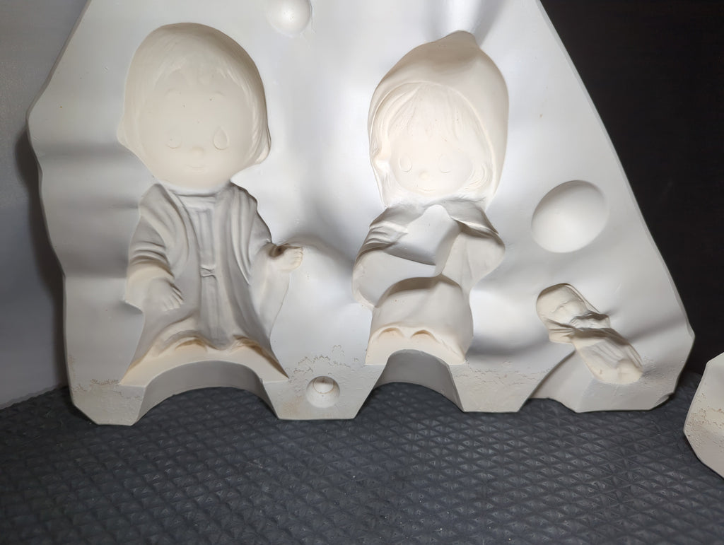 CM1268 - DM 65D Duncan Sweet Pretenders Nativity Scene - Mary, Joseph and Baby Mold 1 of 6