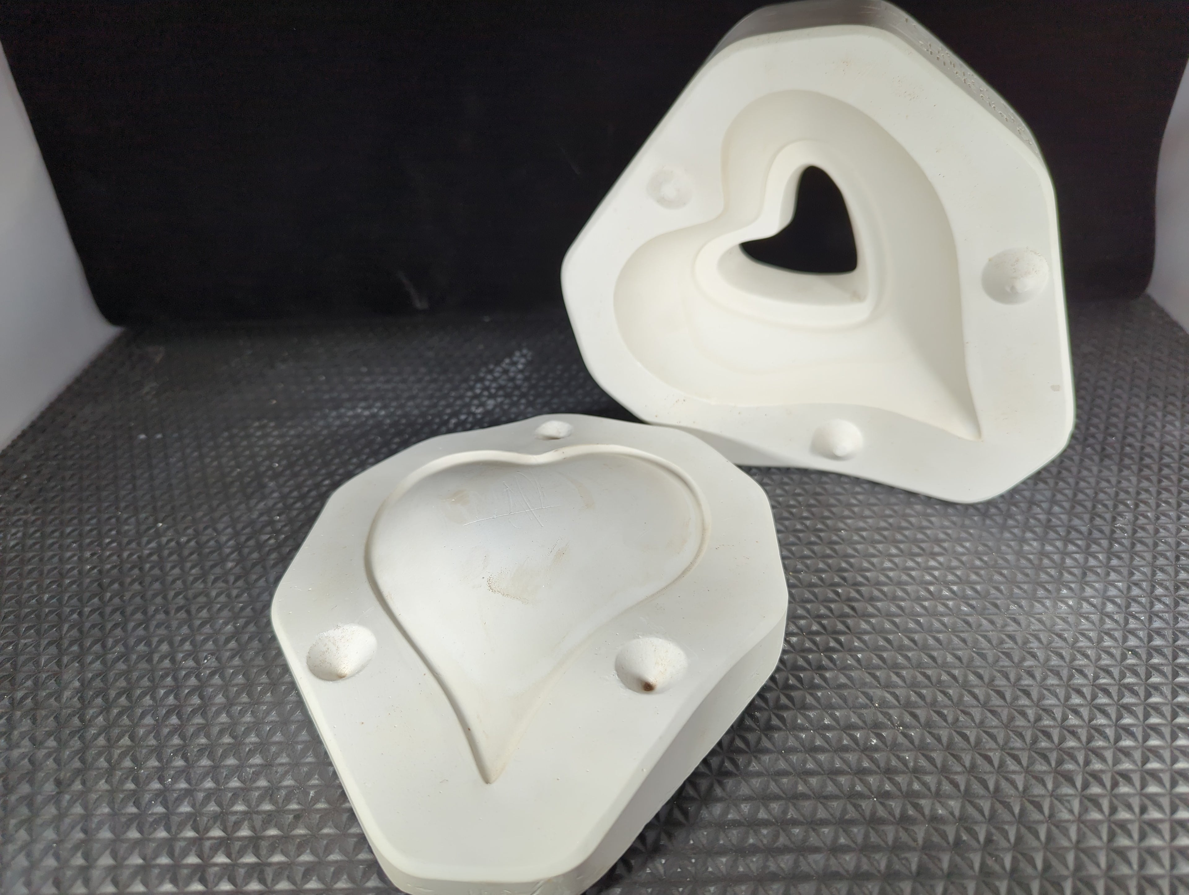 CM0255 - TEJAYS Molds Small Heart Dish