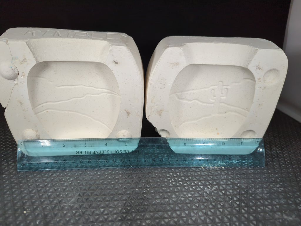 CM0300 - 1680 Kimple Small Pillow Vase Exterior Damage