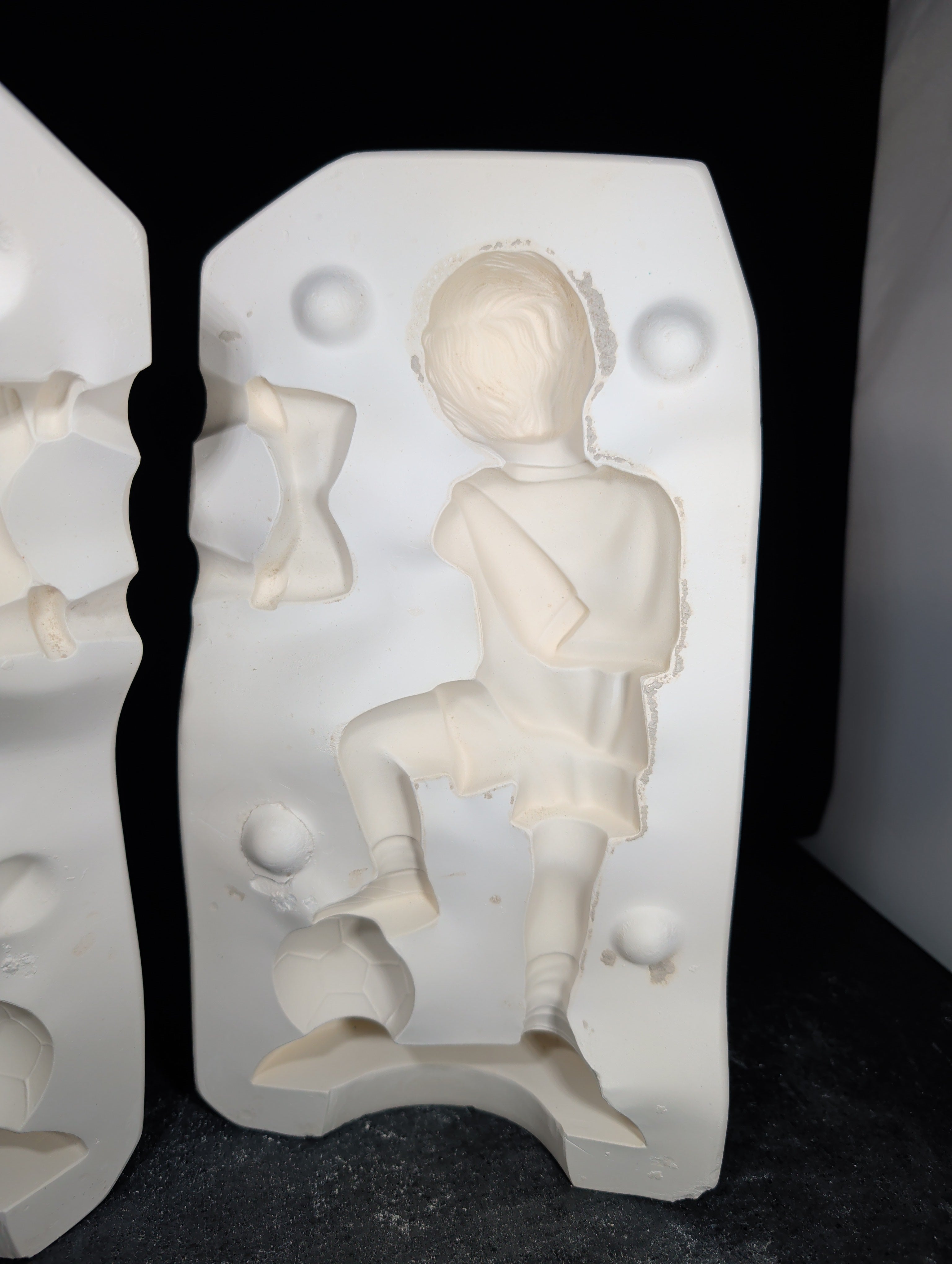 CM0057 - J1527 Clay Magic White Soccer Player Boy