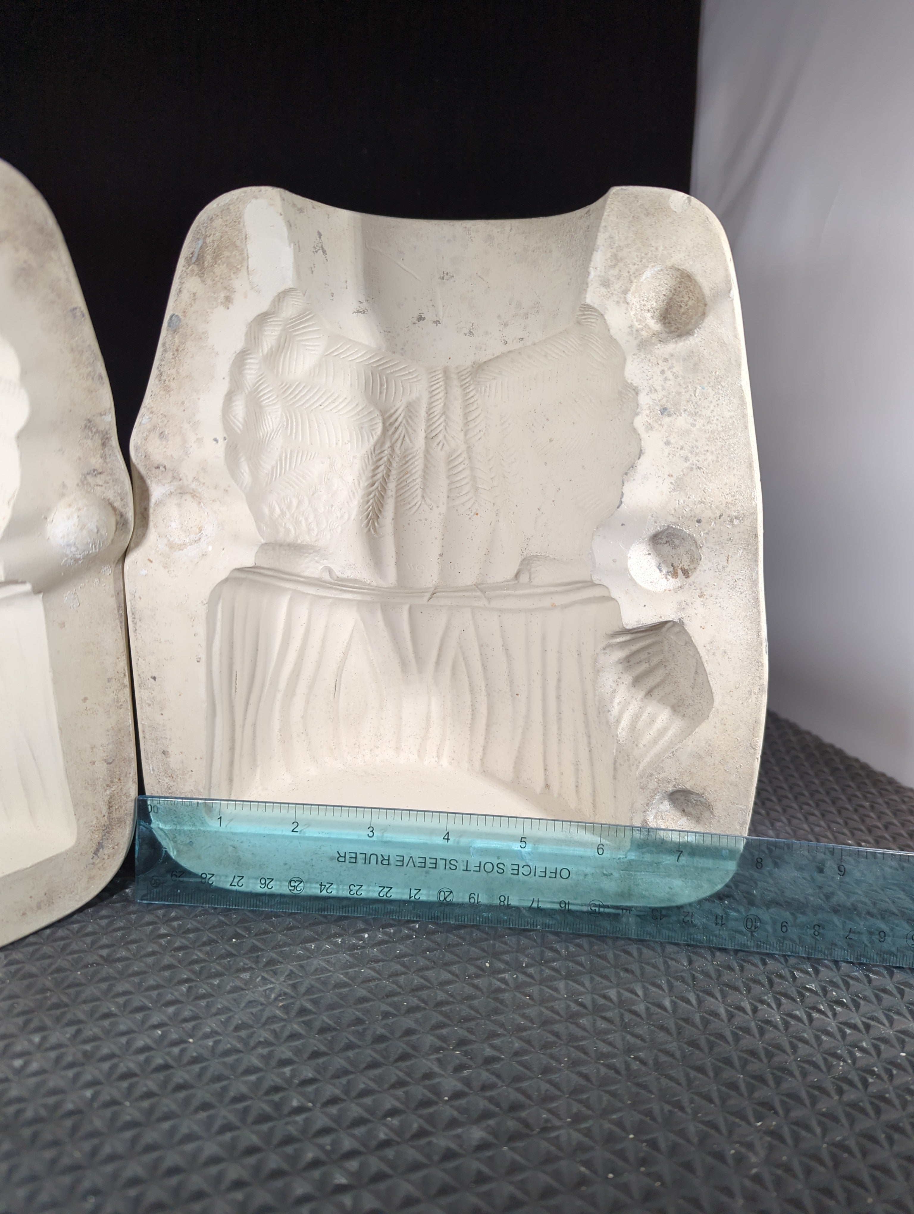 CM0493 - 133 LeDolls Molds Virginia the Owl Planter