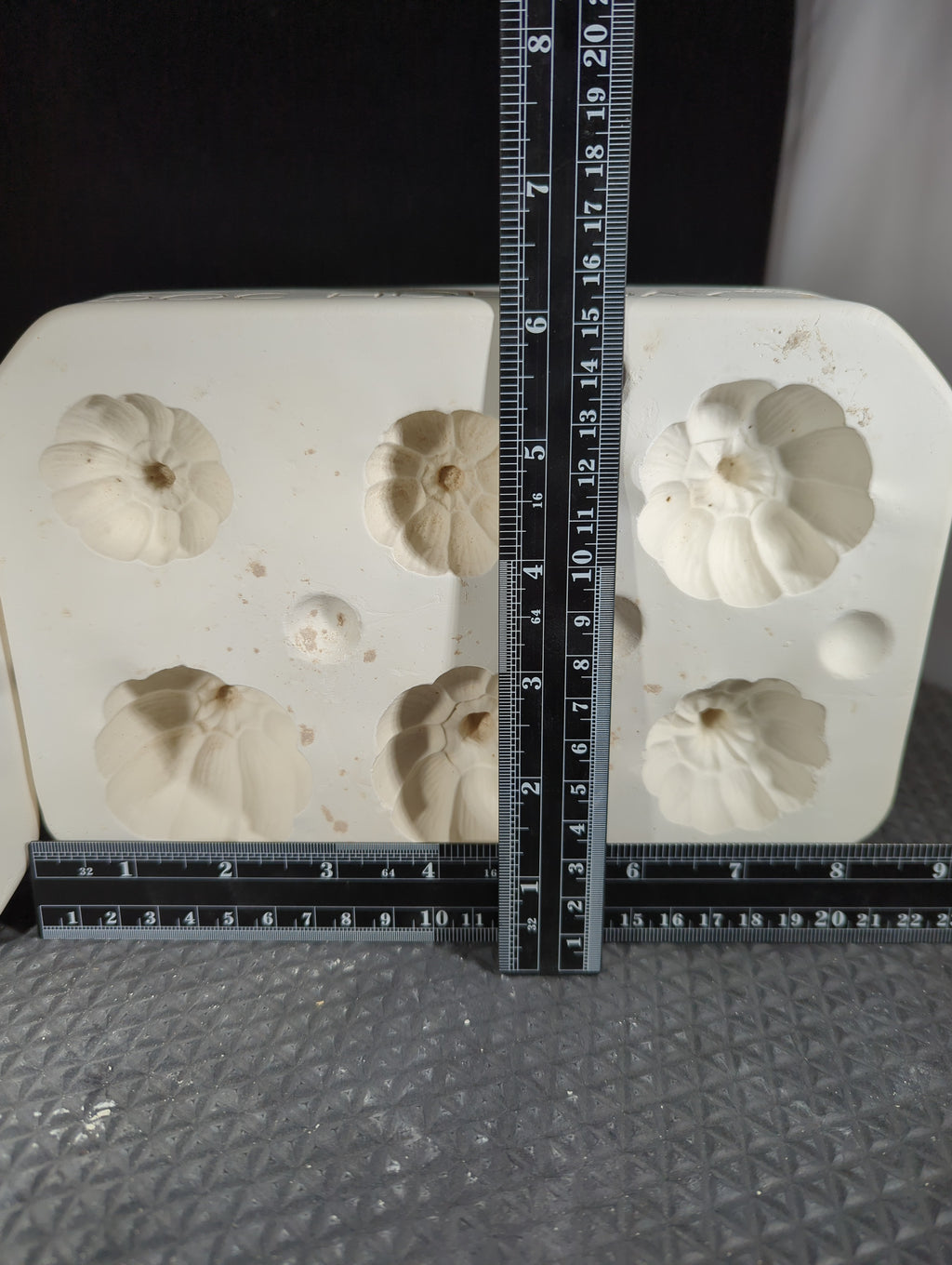 CM0661 - 802 Doc Holliday Six Small Pumpkins