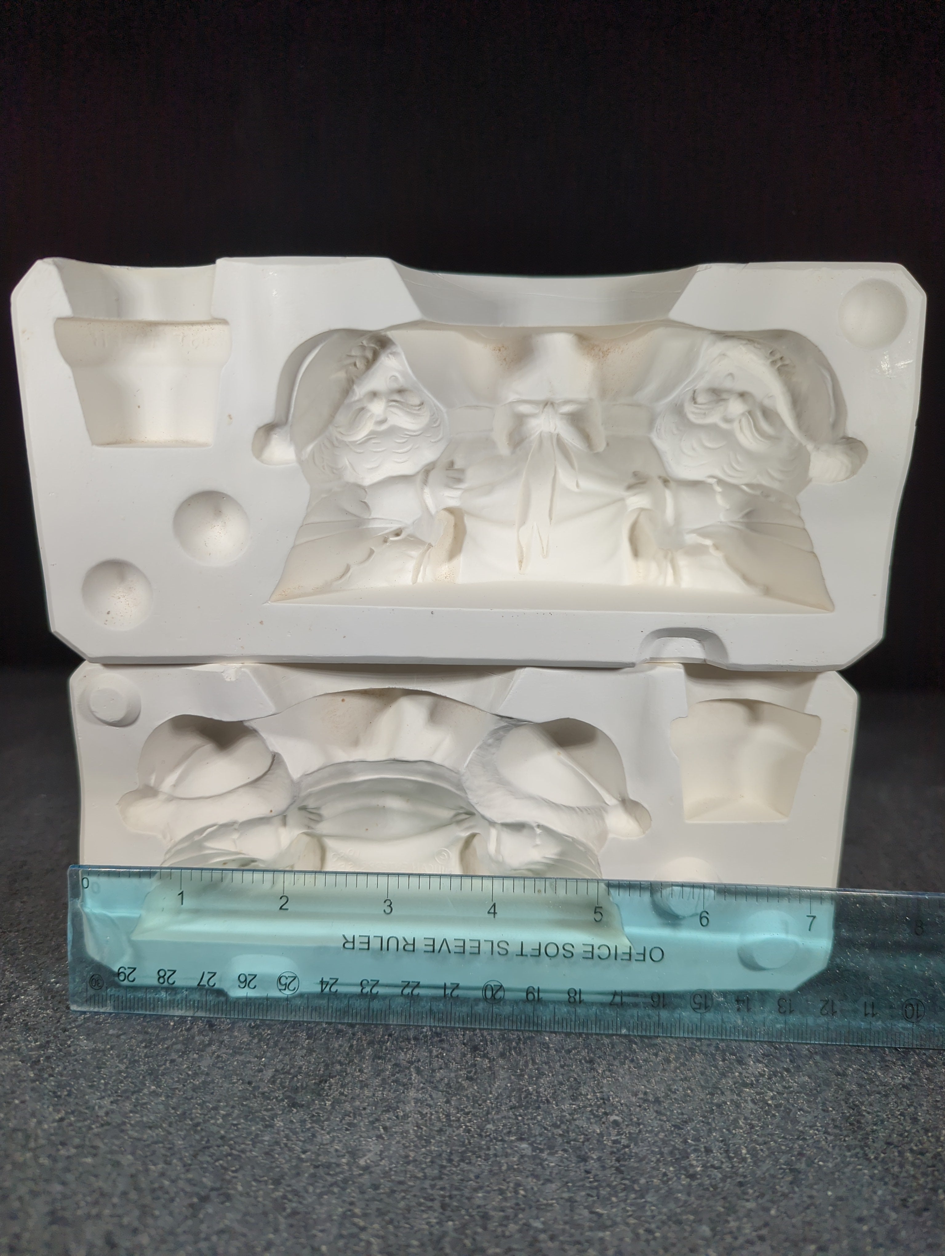 CM0169 - DM 38E Duncan Santa's Helpers Candle Holder