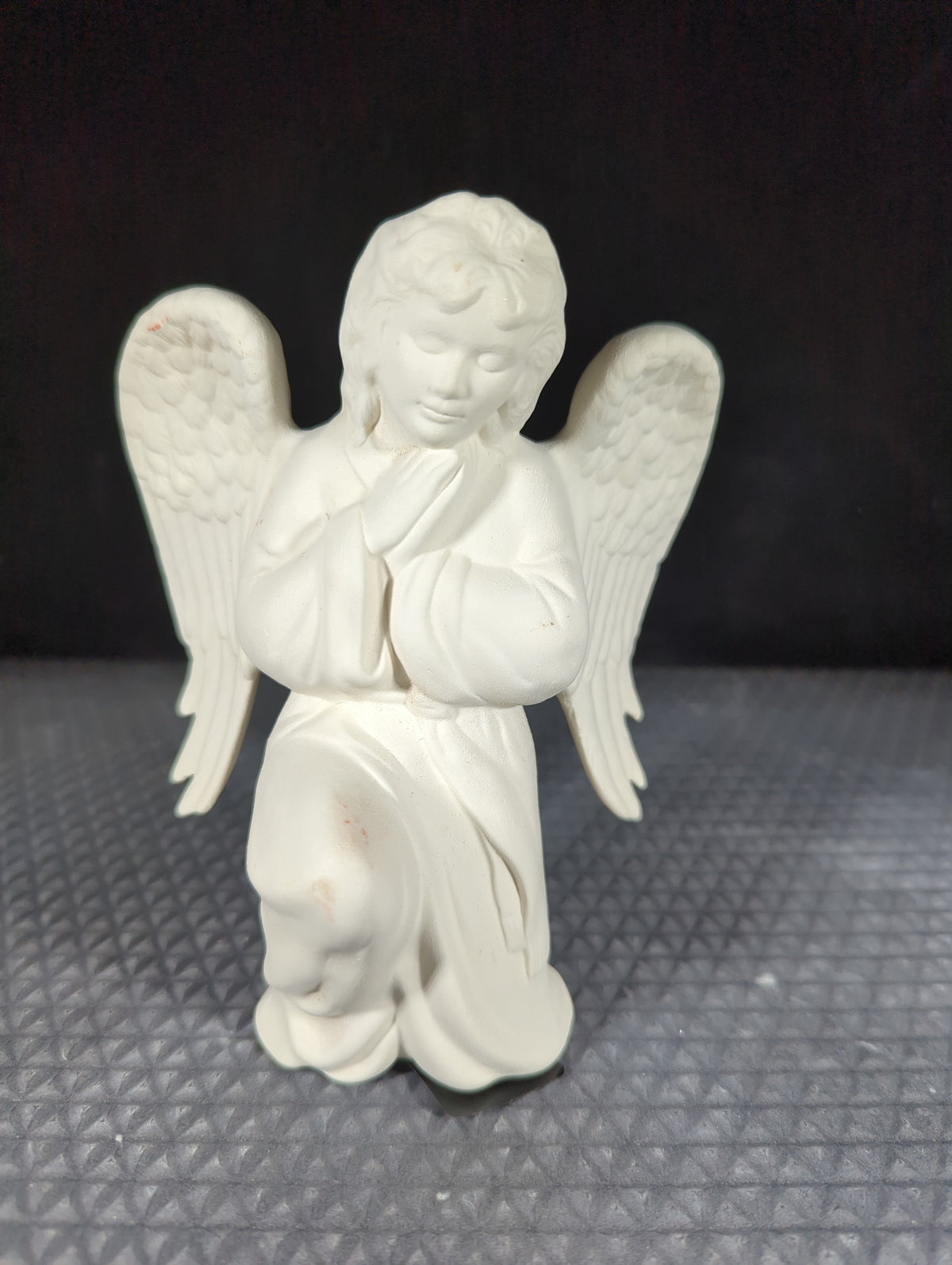CM1487B7 - Kneeling Angel Low Fire Bisque