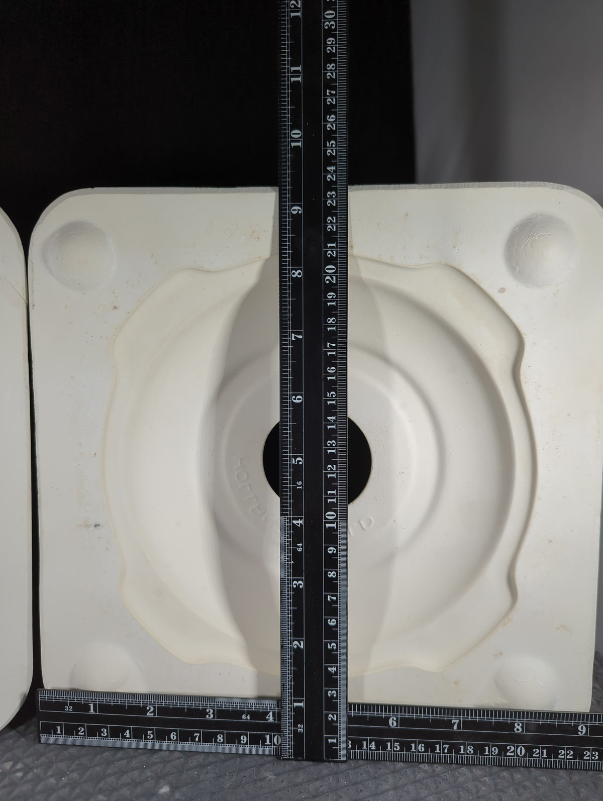 CM1526 - H1910 Holland You Broke Yours Plate/ Ashtray Mold