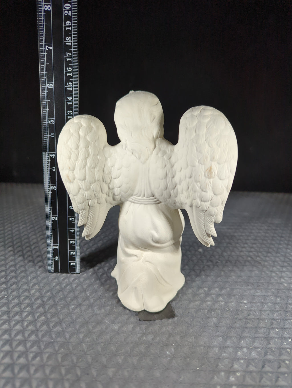 CM1487B5 - Kneeling Angel Low Fire Bisque
