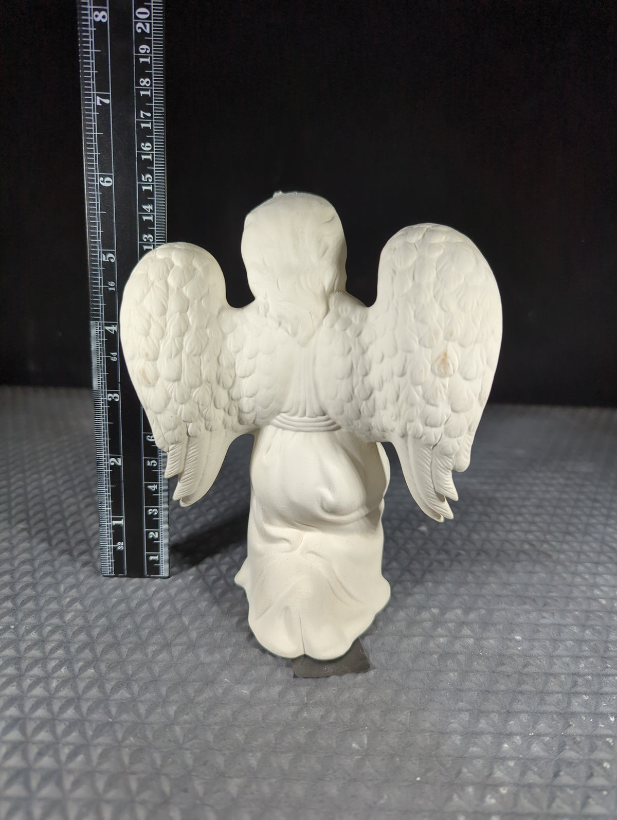 CM1487B5 - Kneeling Angel Low Fire Bisque