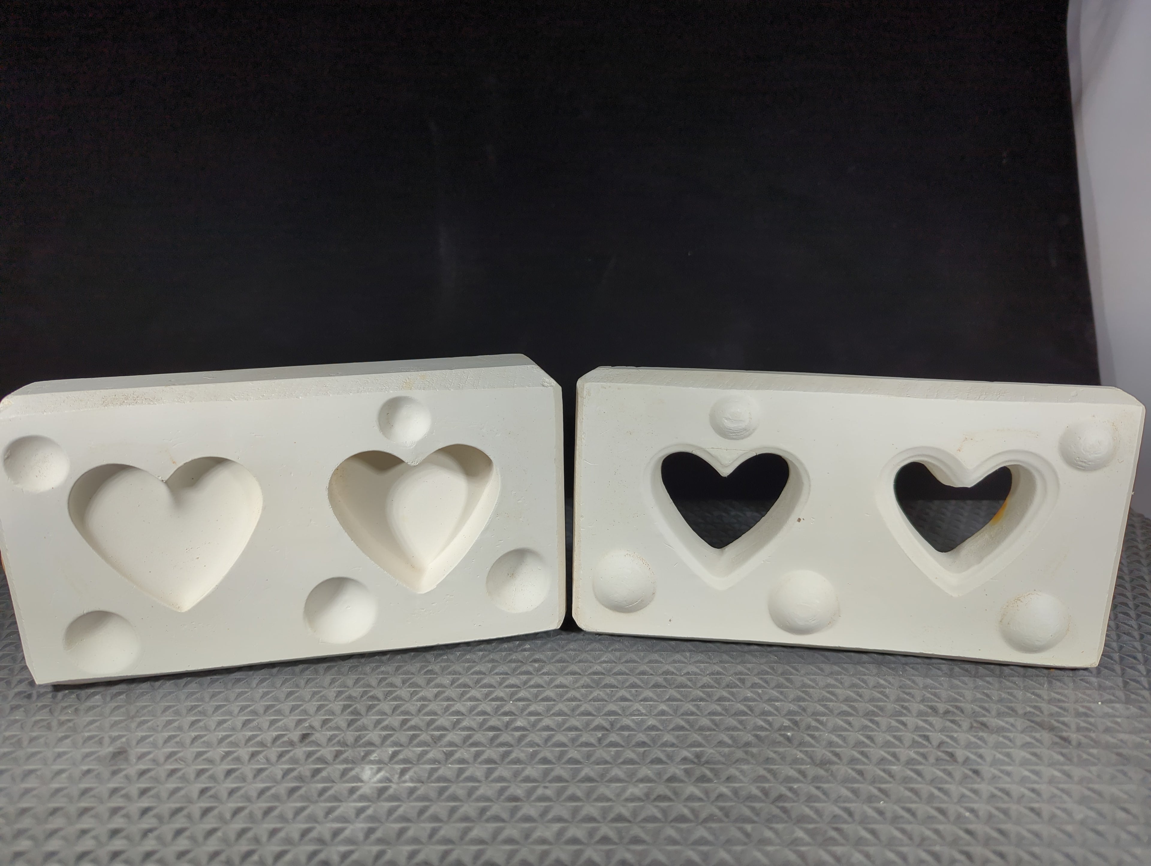 CM0701 -Small Heart Box with Lid