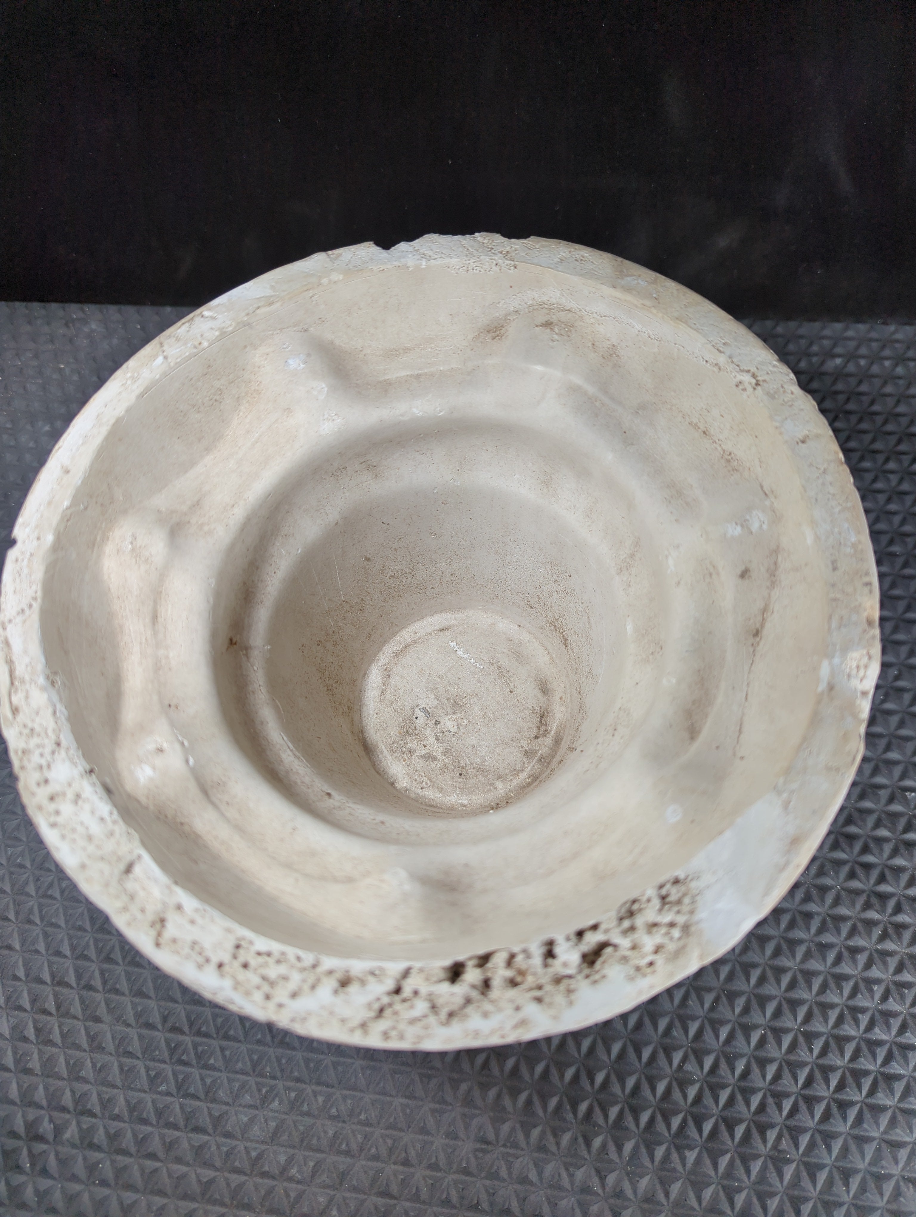 CM0688 -  P Robertson No 199 Insert or Wavy Vase