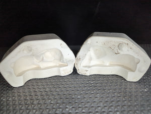 CM0520 - 2381 Sleeping Rabbit