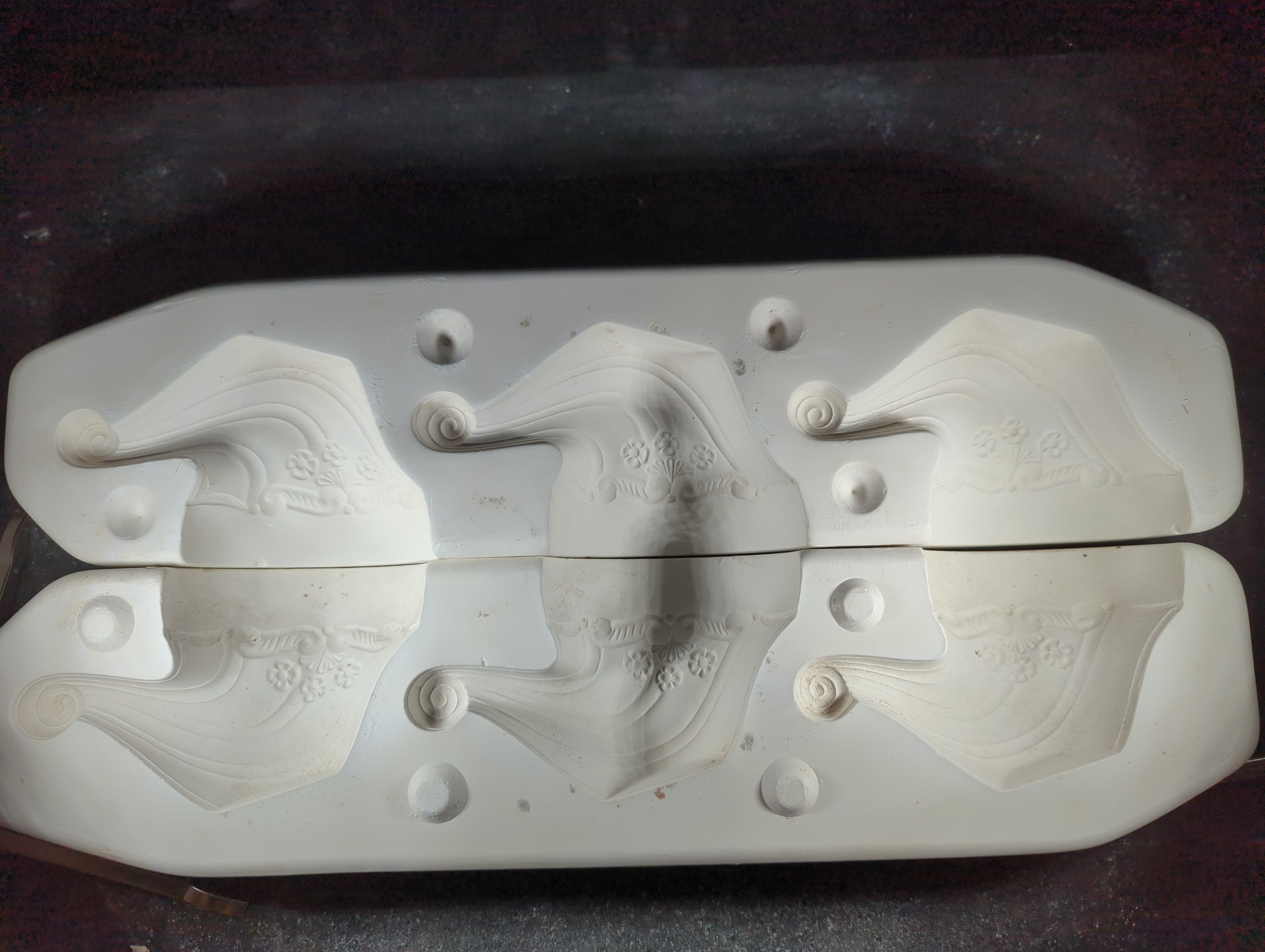 CM0091 - D-789 Dona's Three Mini Carved Victorian Cornucopias