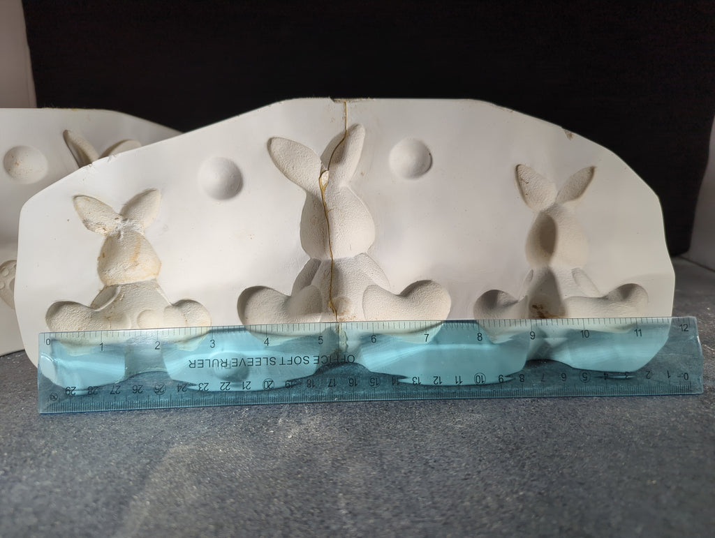 CM0195 - J1328 Clay Magic Three Little Bunnies