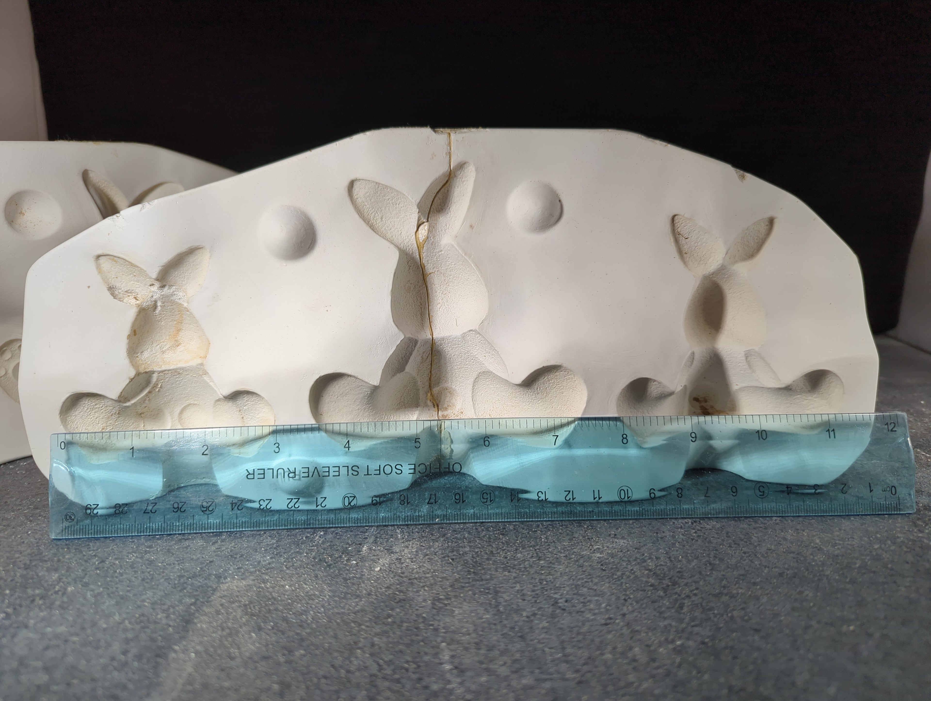 CM0195 - J1328 Clay Magic Three Little Bunnies