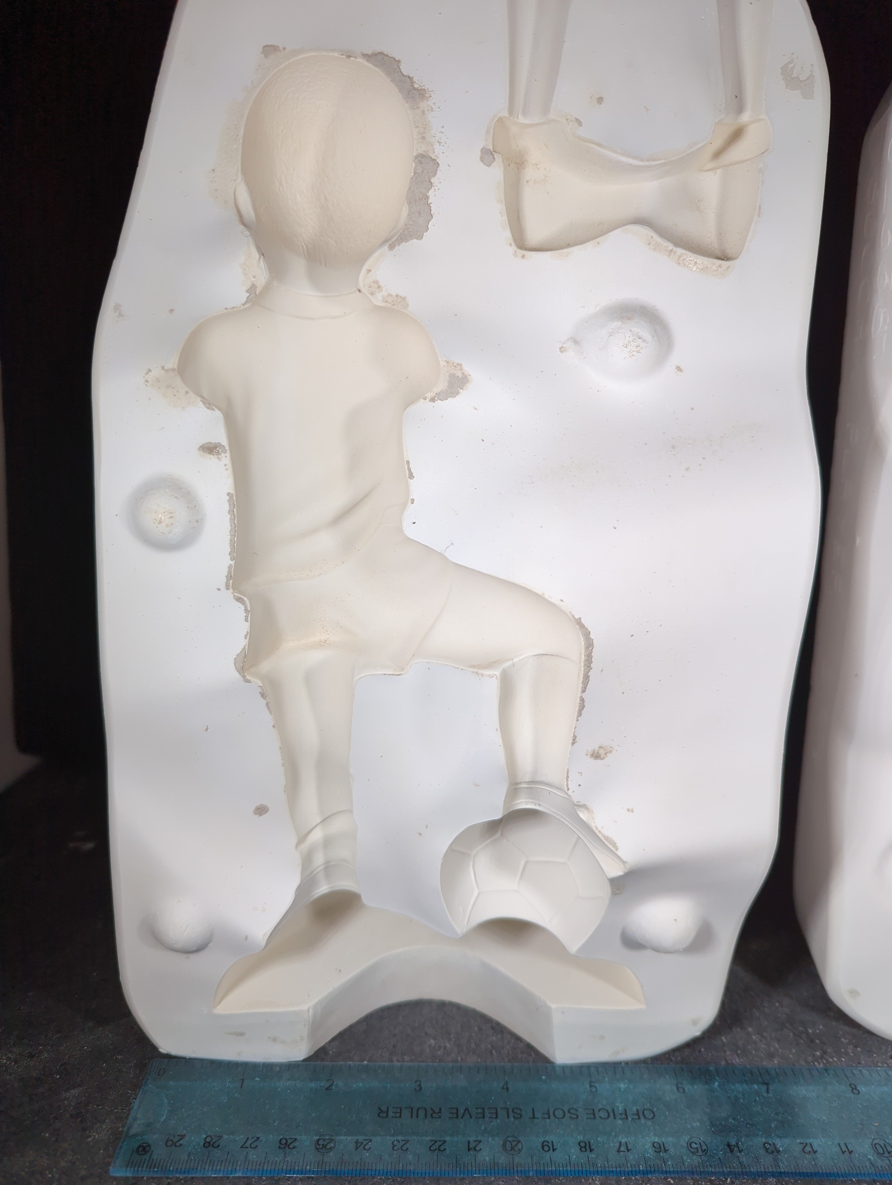 CM0100 - J1338 Clay Magic Soccer Player
