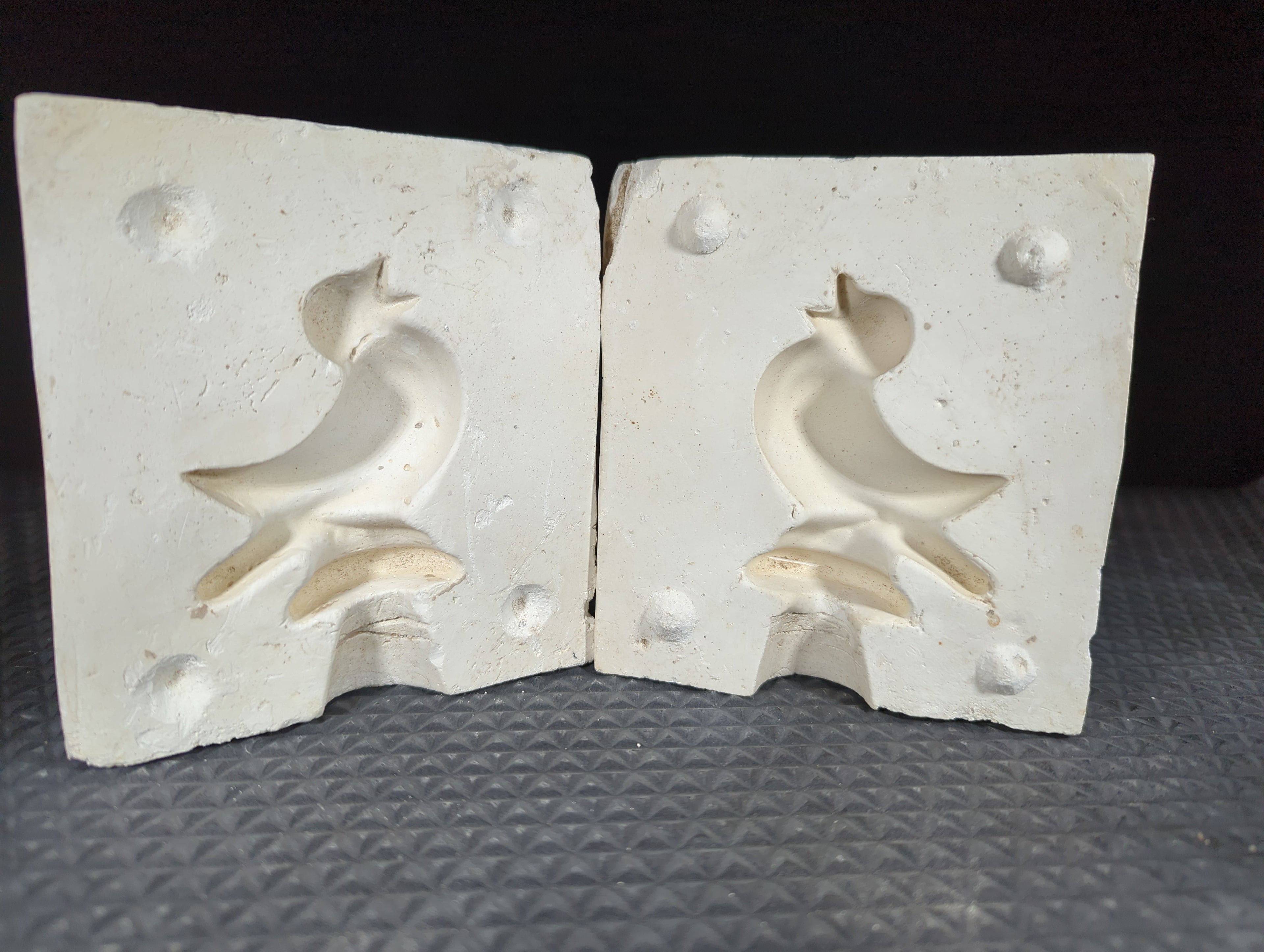 CM0893 - Homemade Bird - could be a pie bird