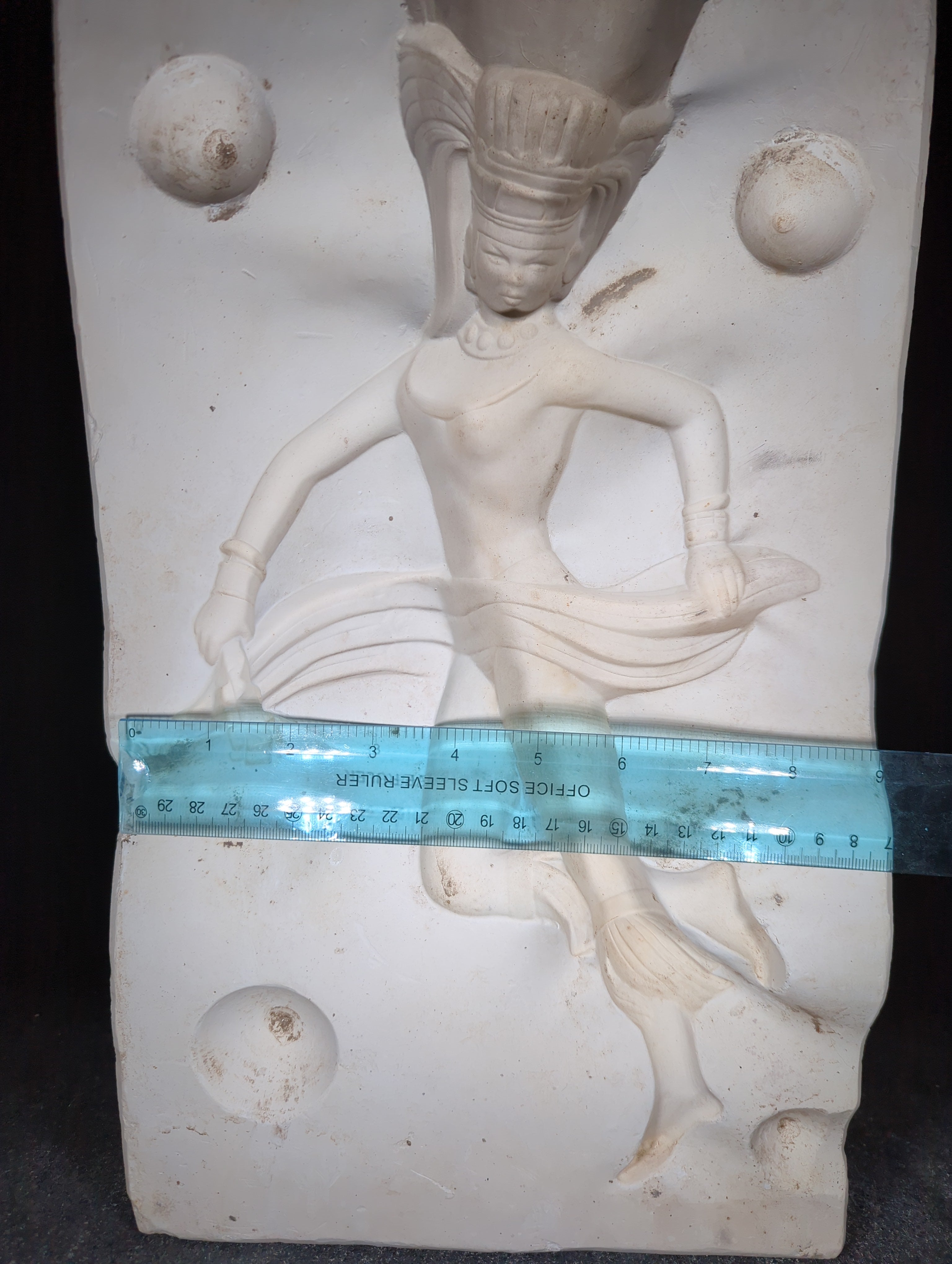 CM0142 - Festive Dancer