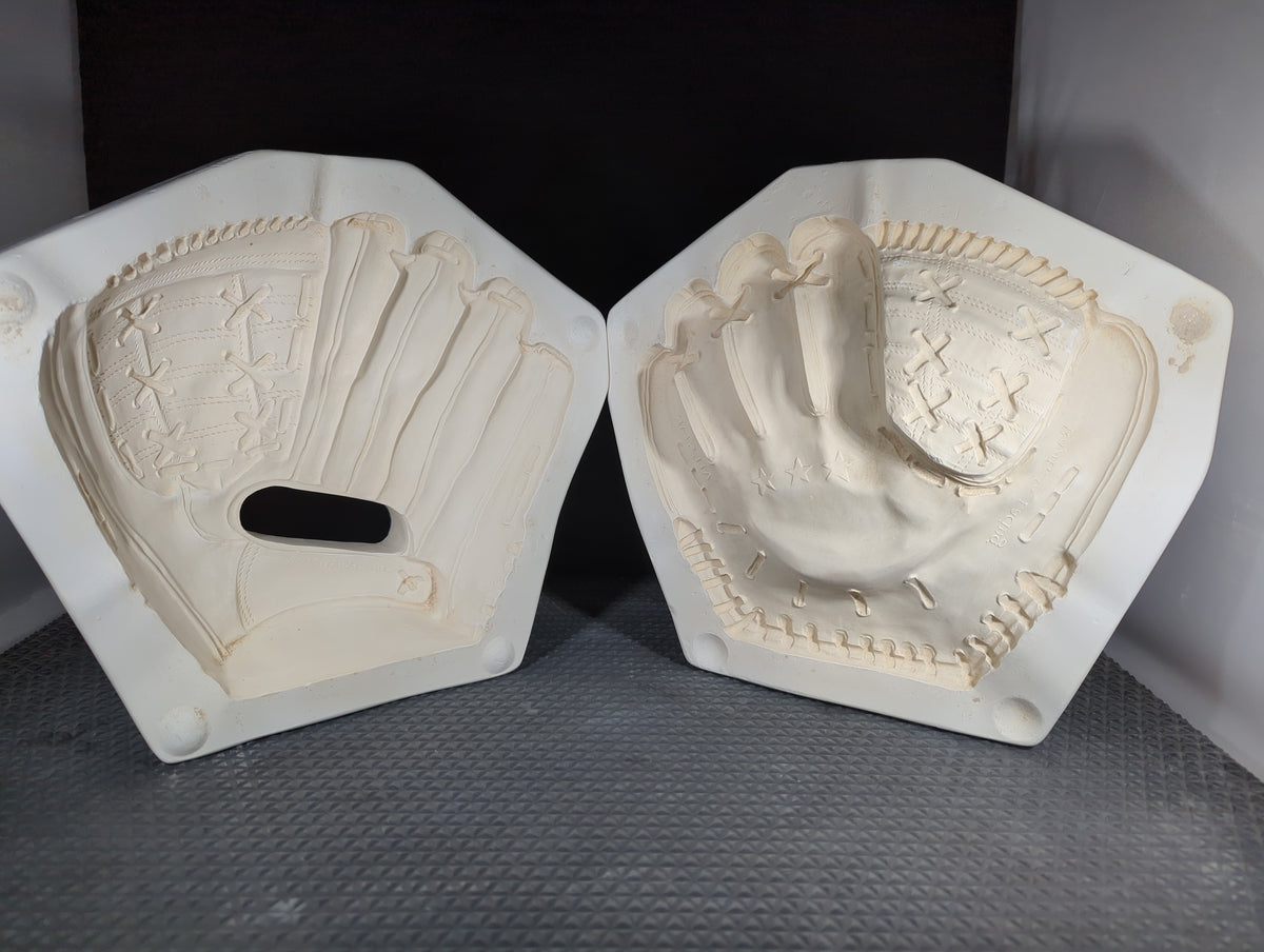 CM1022 - NM-706 Nowell's Baseball Glove 9"