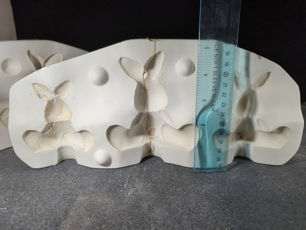 CM0195 - J1328 Clay Magic Three Little Bunnies