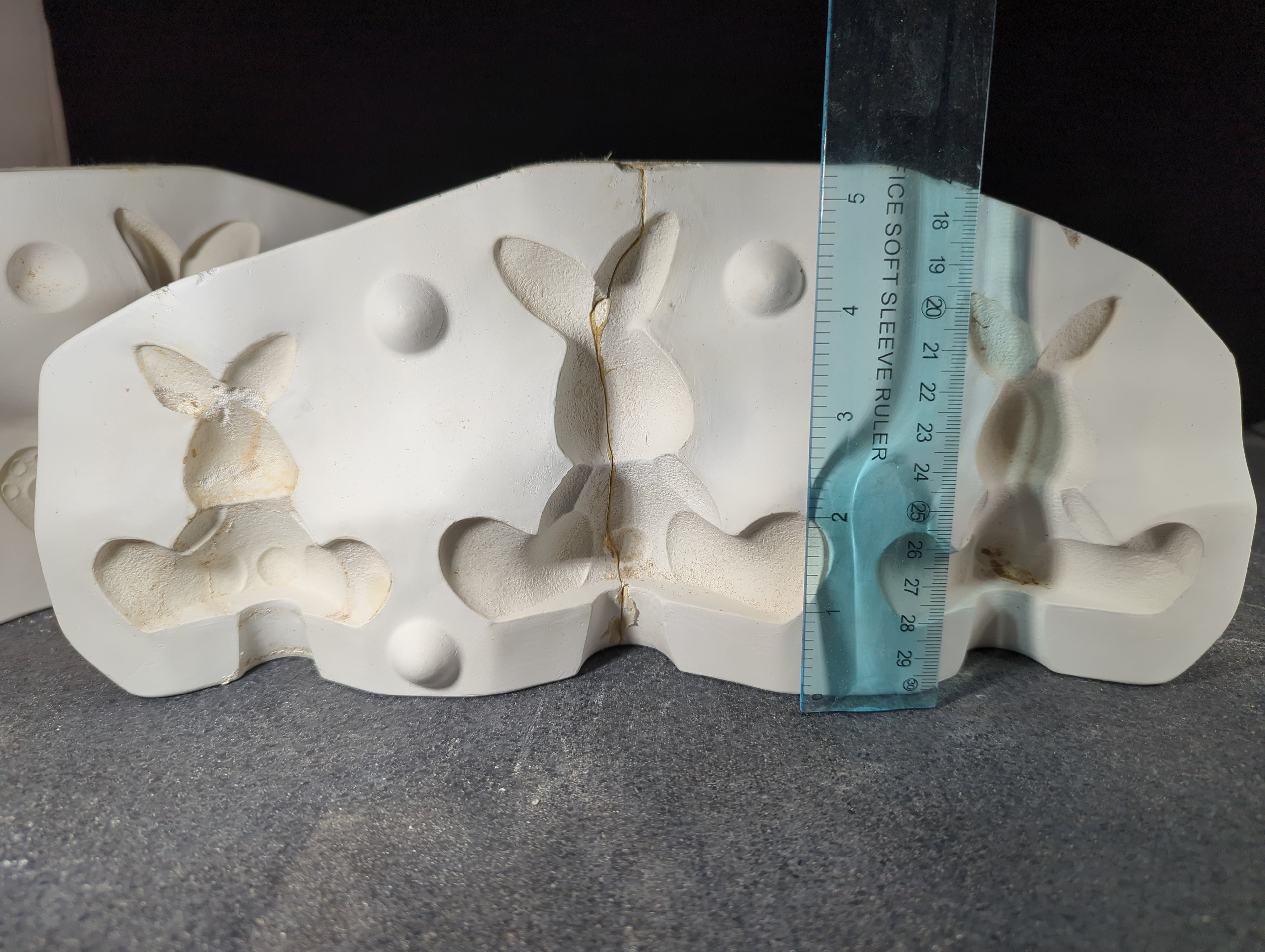 CM0195 - J1328 Clay Magic Three Little Bunnies