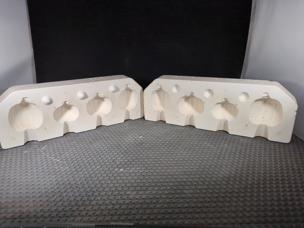 CM0663 - 407 Riverview Set of 4 Pumpkins 1.5" to 2" Each
