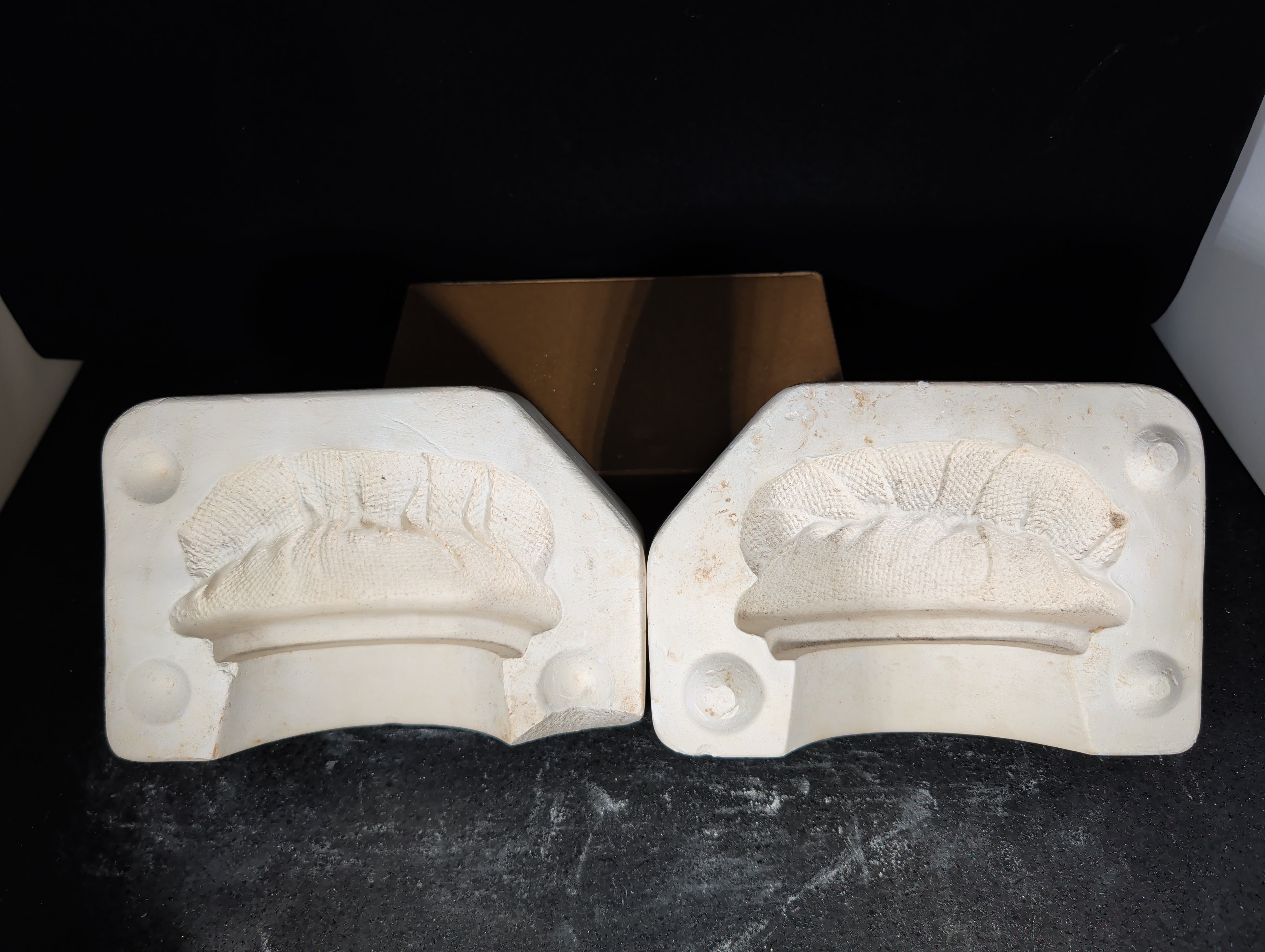 CM0005-J1063 Clay Magic Burlap Lid