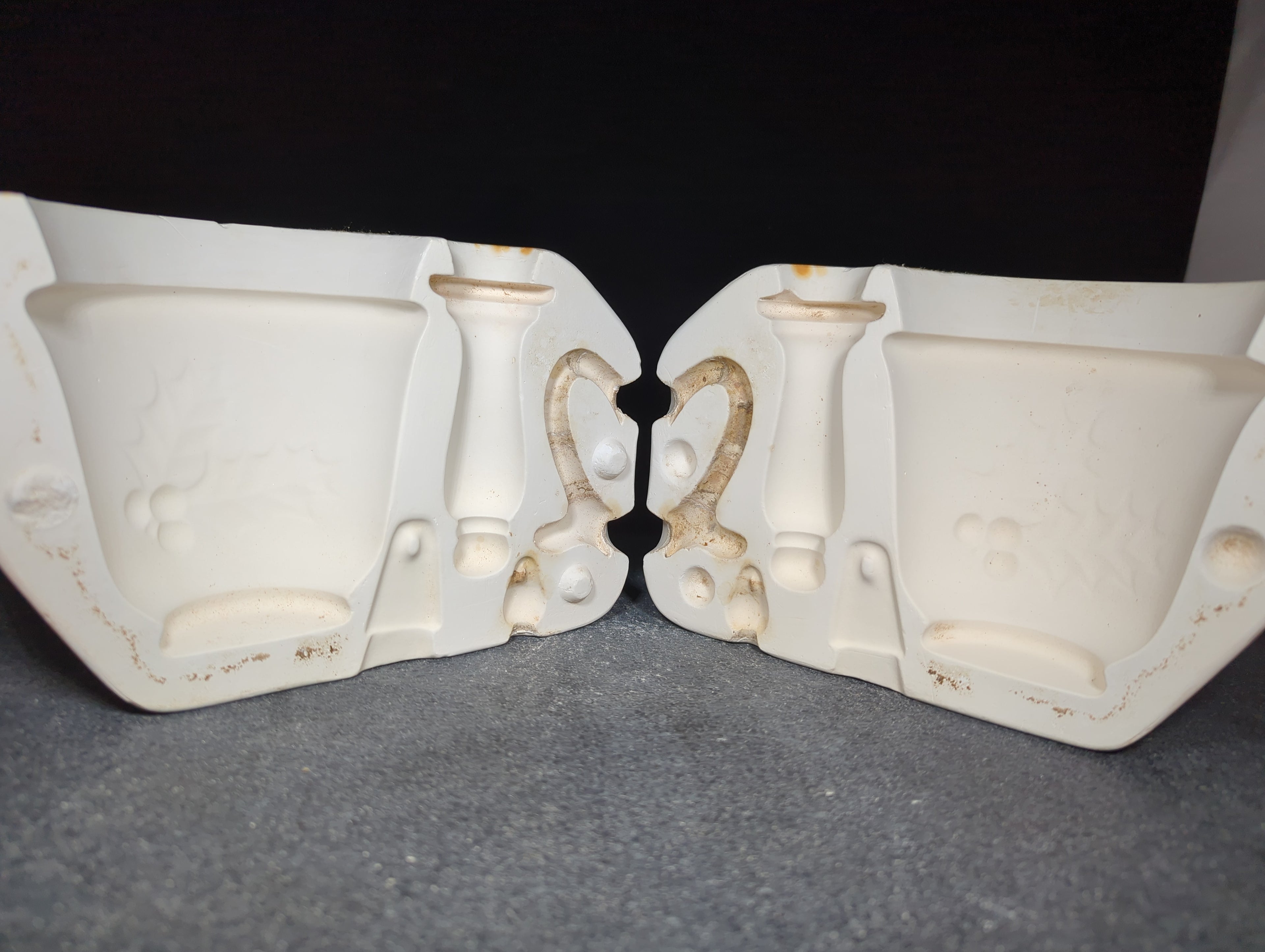 CM0171 - DM 328 Duncan Holly Cup or Bell