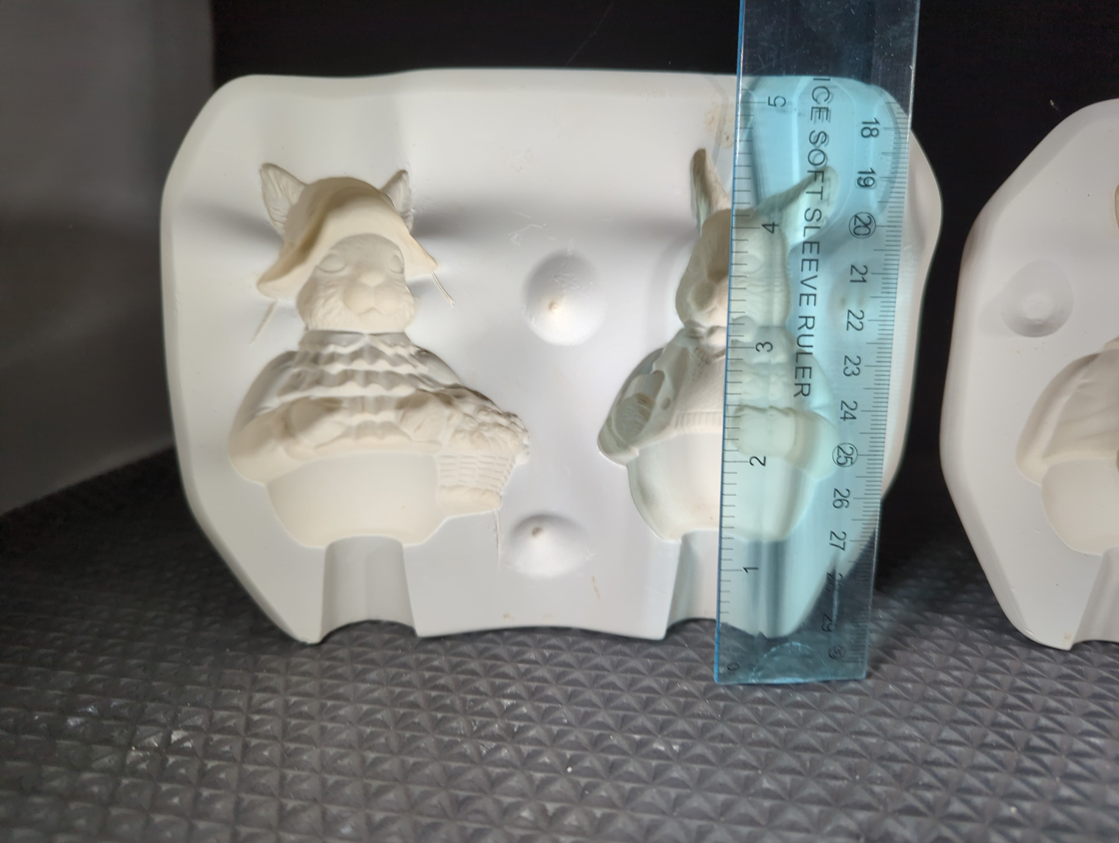 CM0313 - S-2385 Scioto Roly-Poly Boy & Girl Rabbits