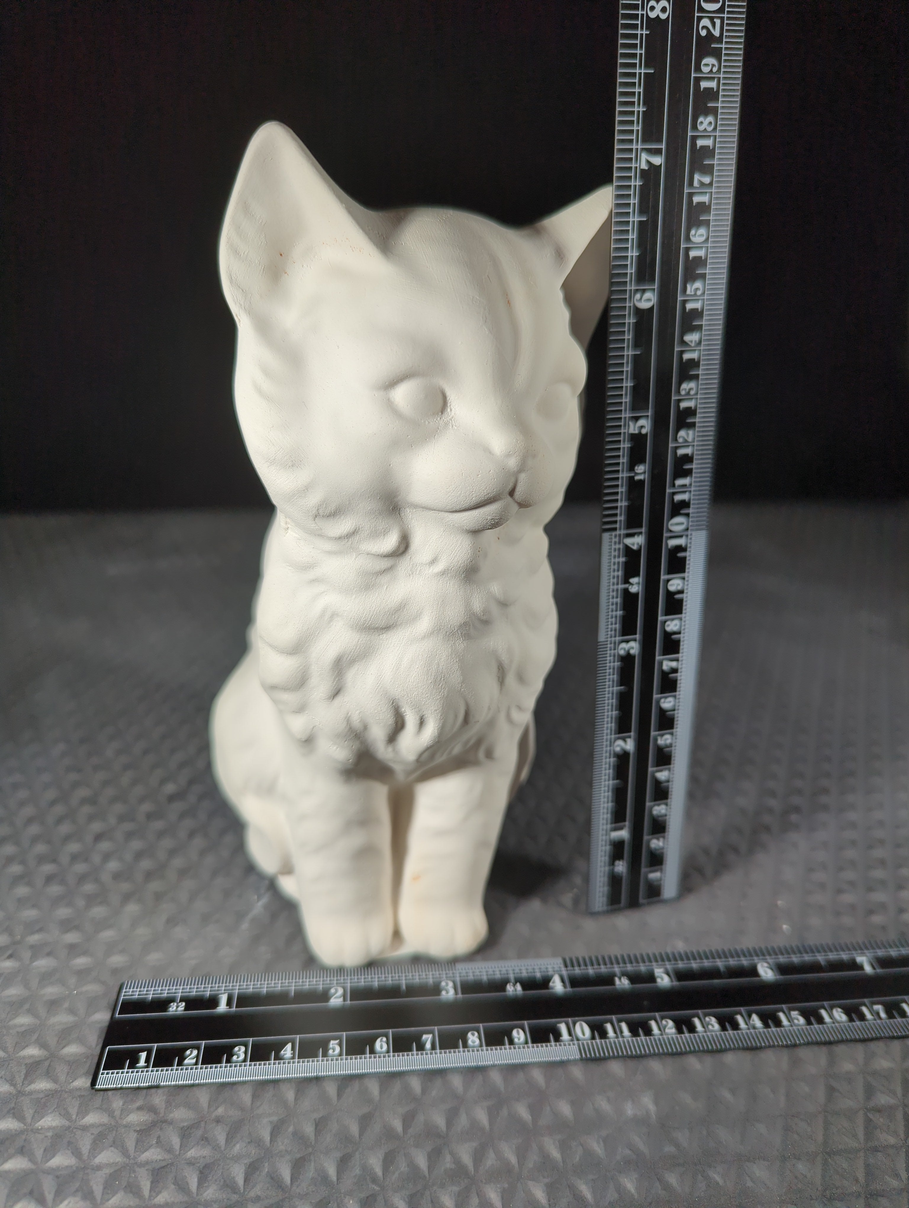 CM0636B -Cone 6 Bisque Persian Cat