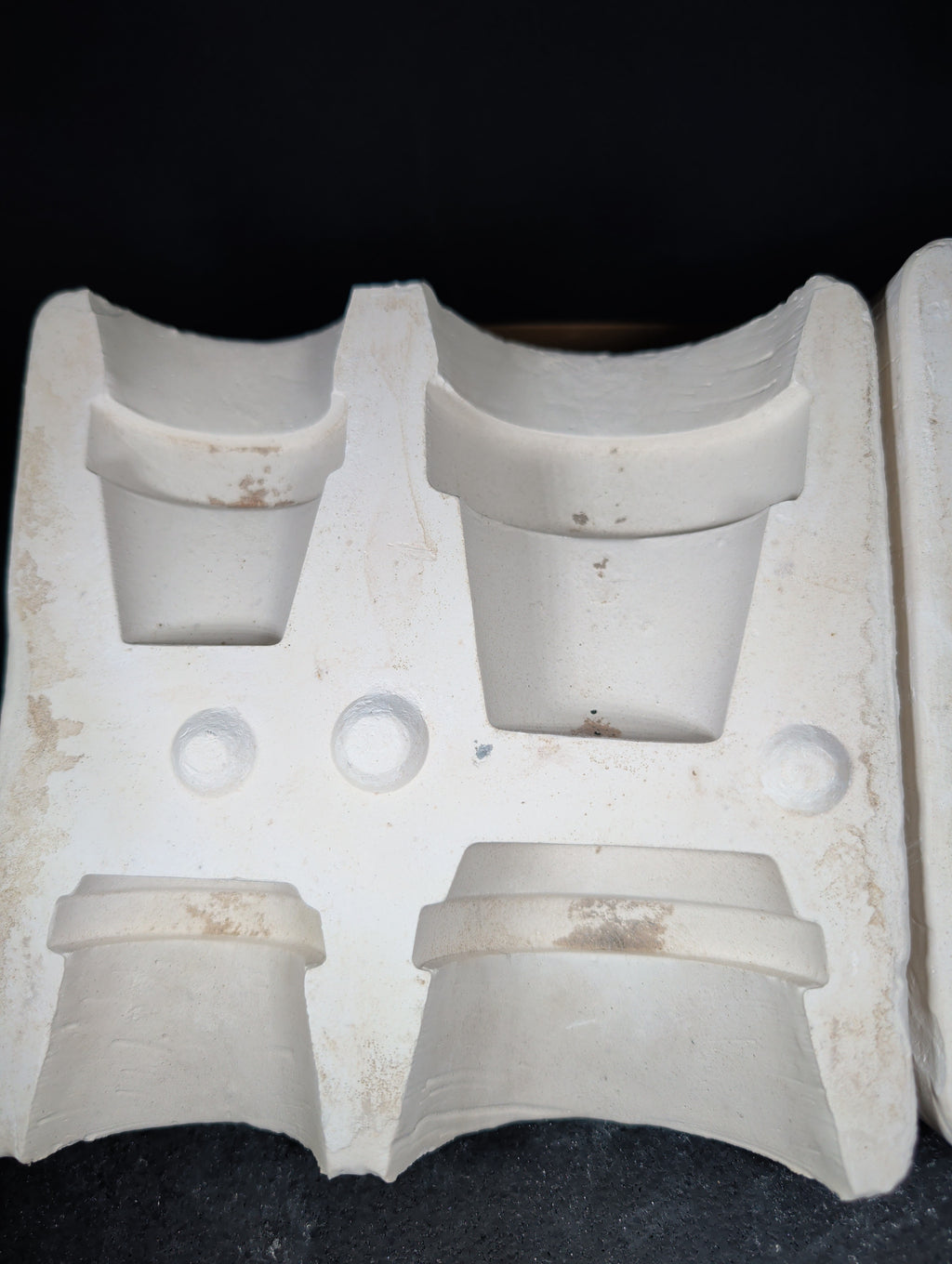 CM0020 - 334A Doc Holiday Small and Medium Flower Pots with Trays