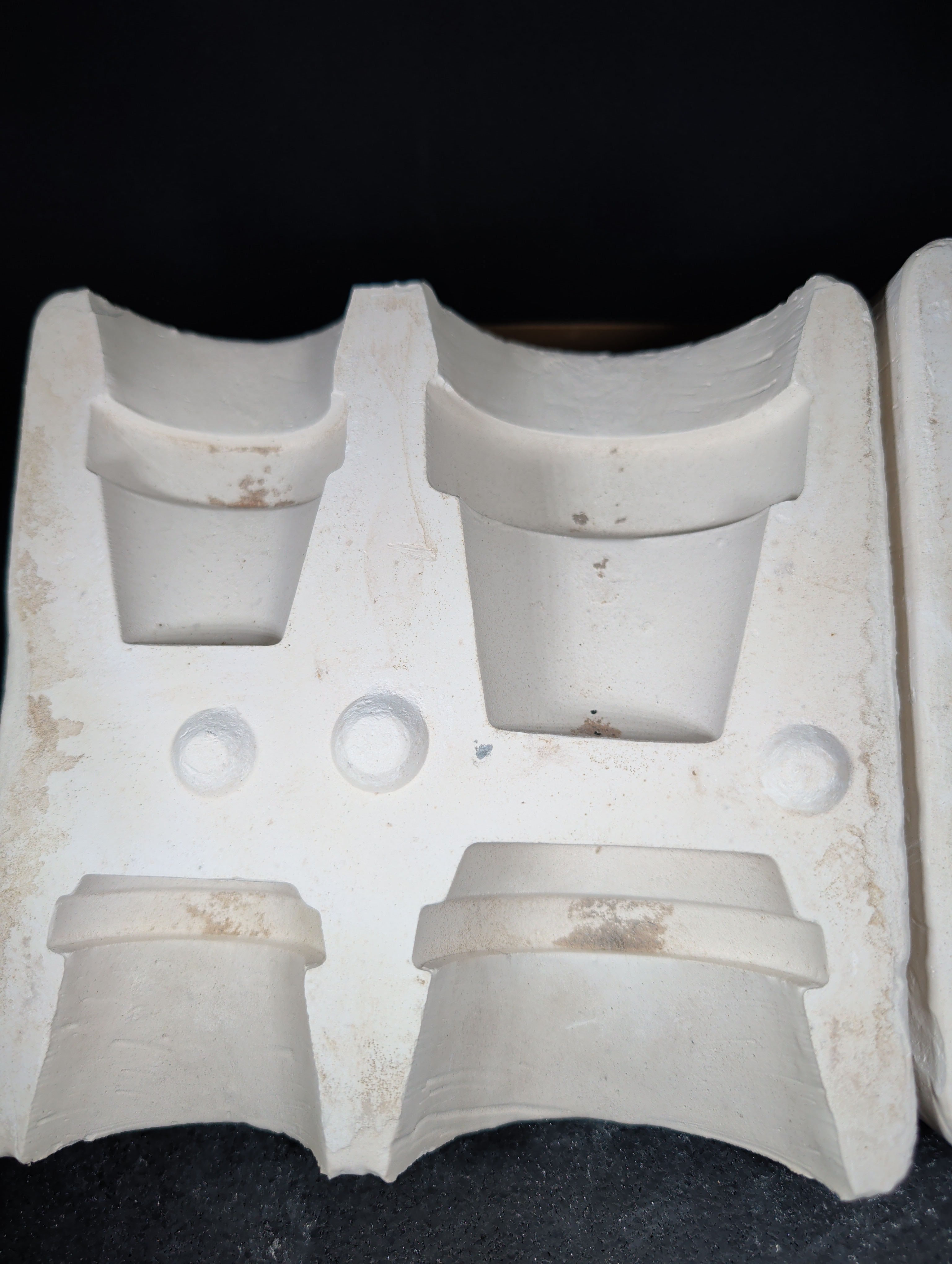 CM0020 - 334A Doc Holiday Small and Medium Flower Pots with Trays