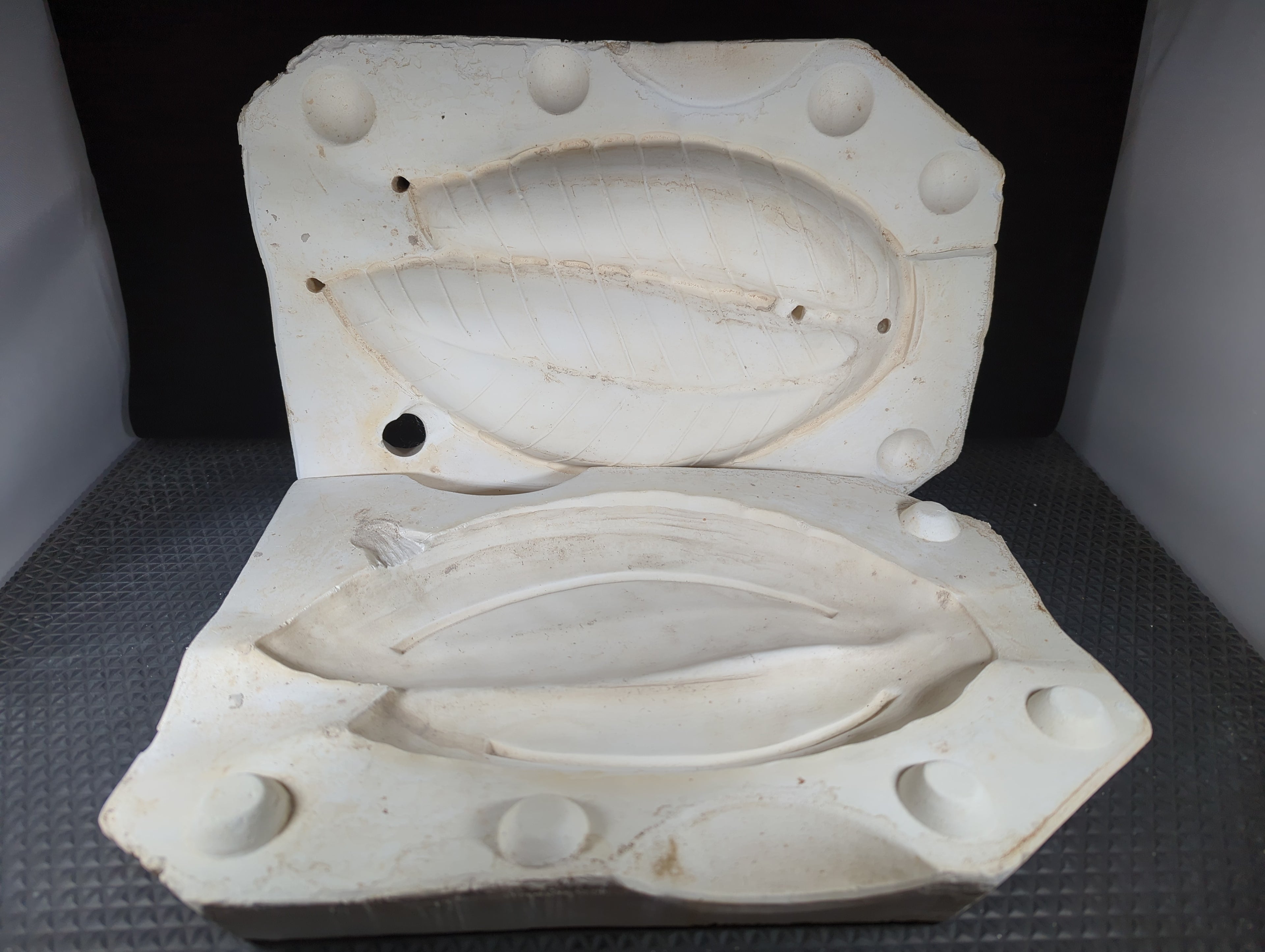 CM0897 - Leaf Dish