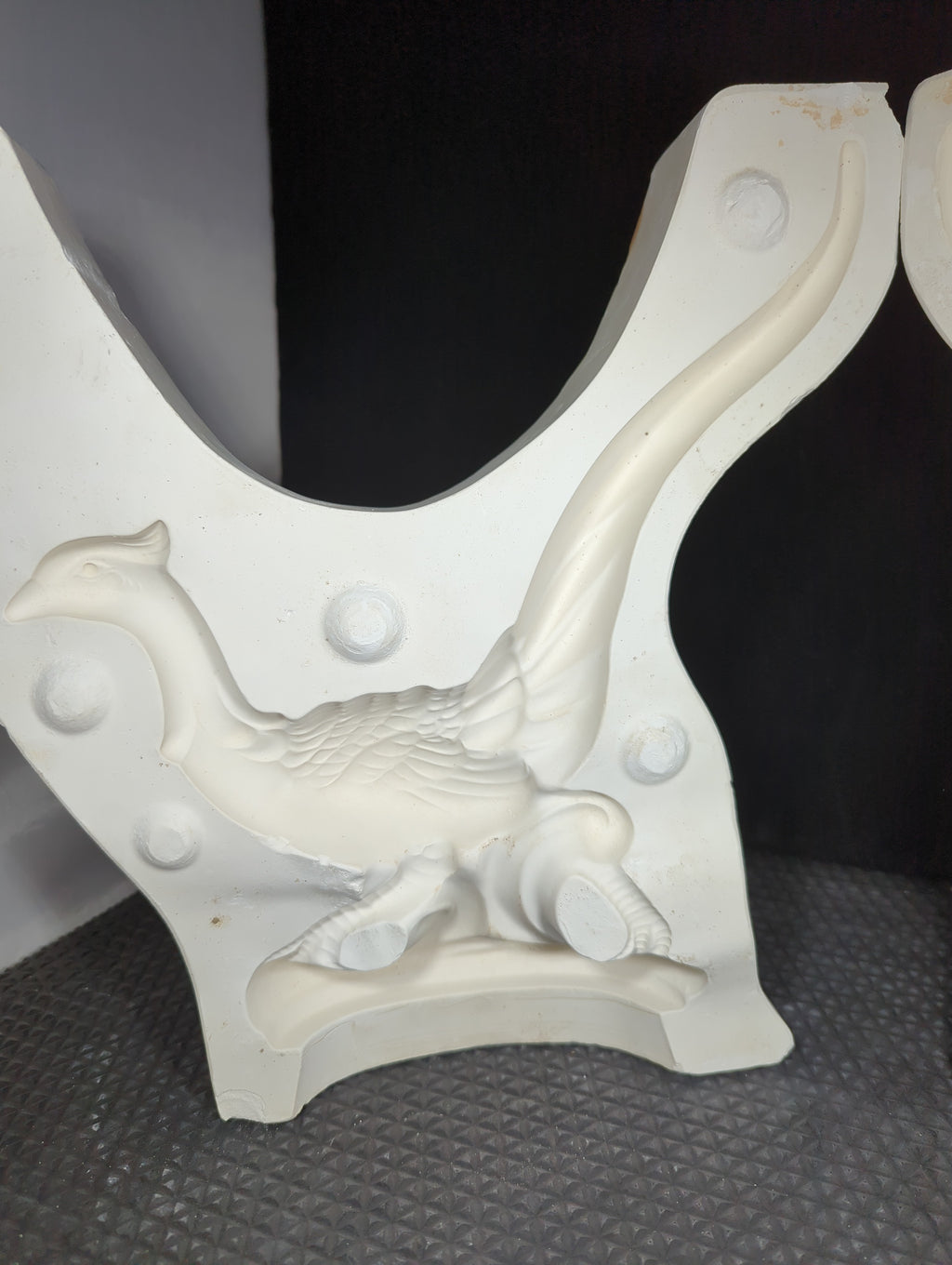 CM0335 - 1x37 A Jodi Mold - Bird