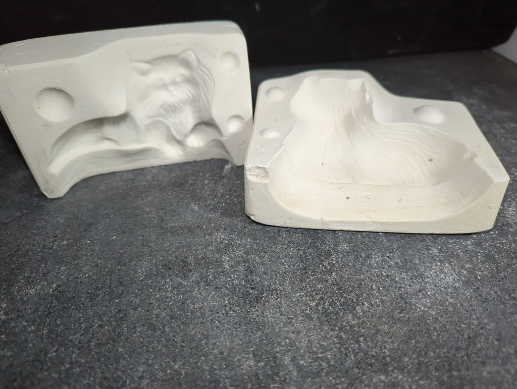 CM0109 - 89 -Kimple Small Shelf Cat