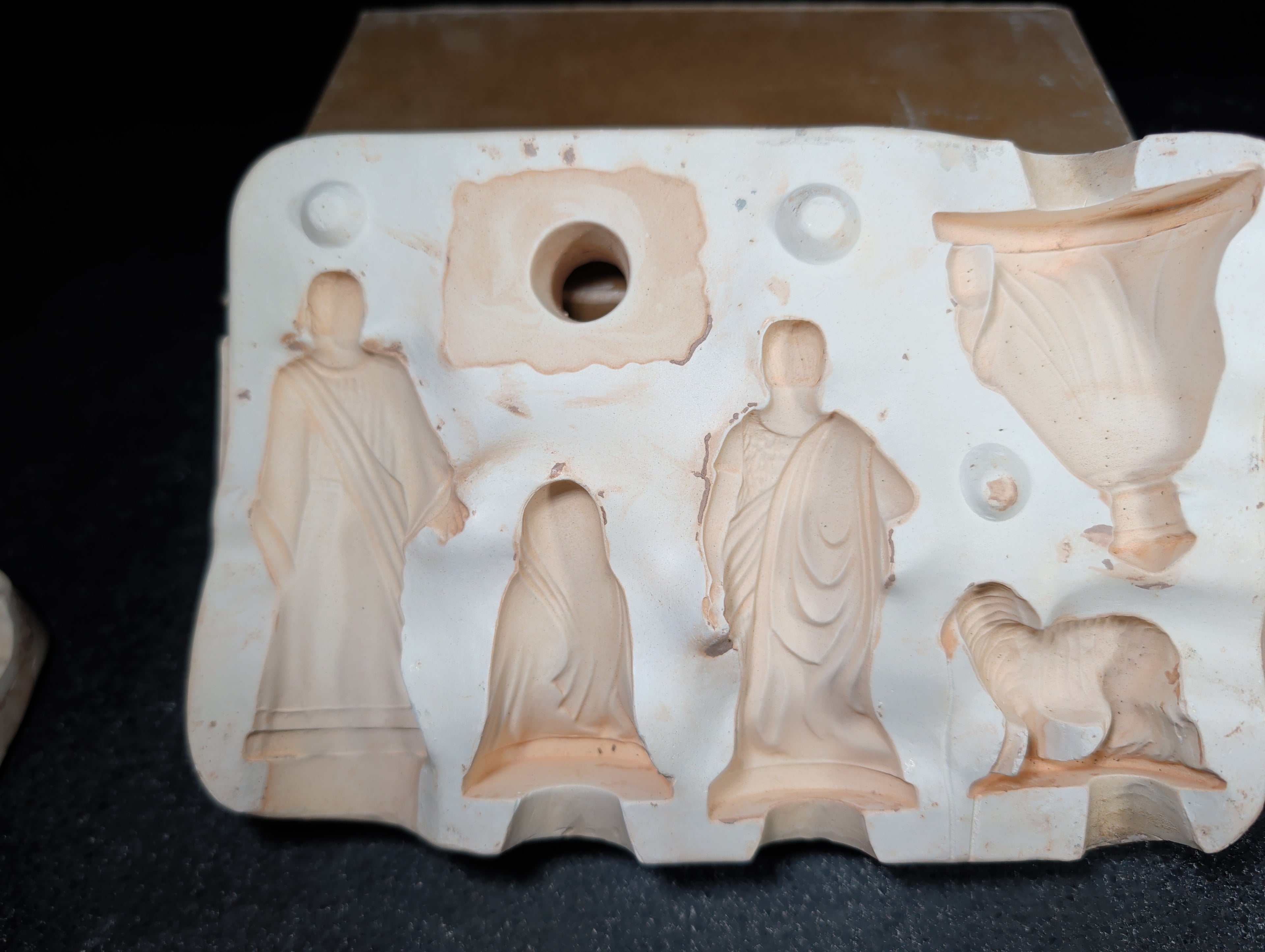 CM0061 - DM 134-A Nativity Set