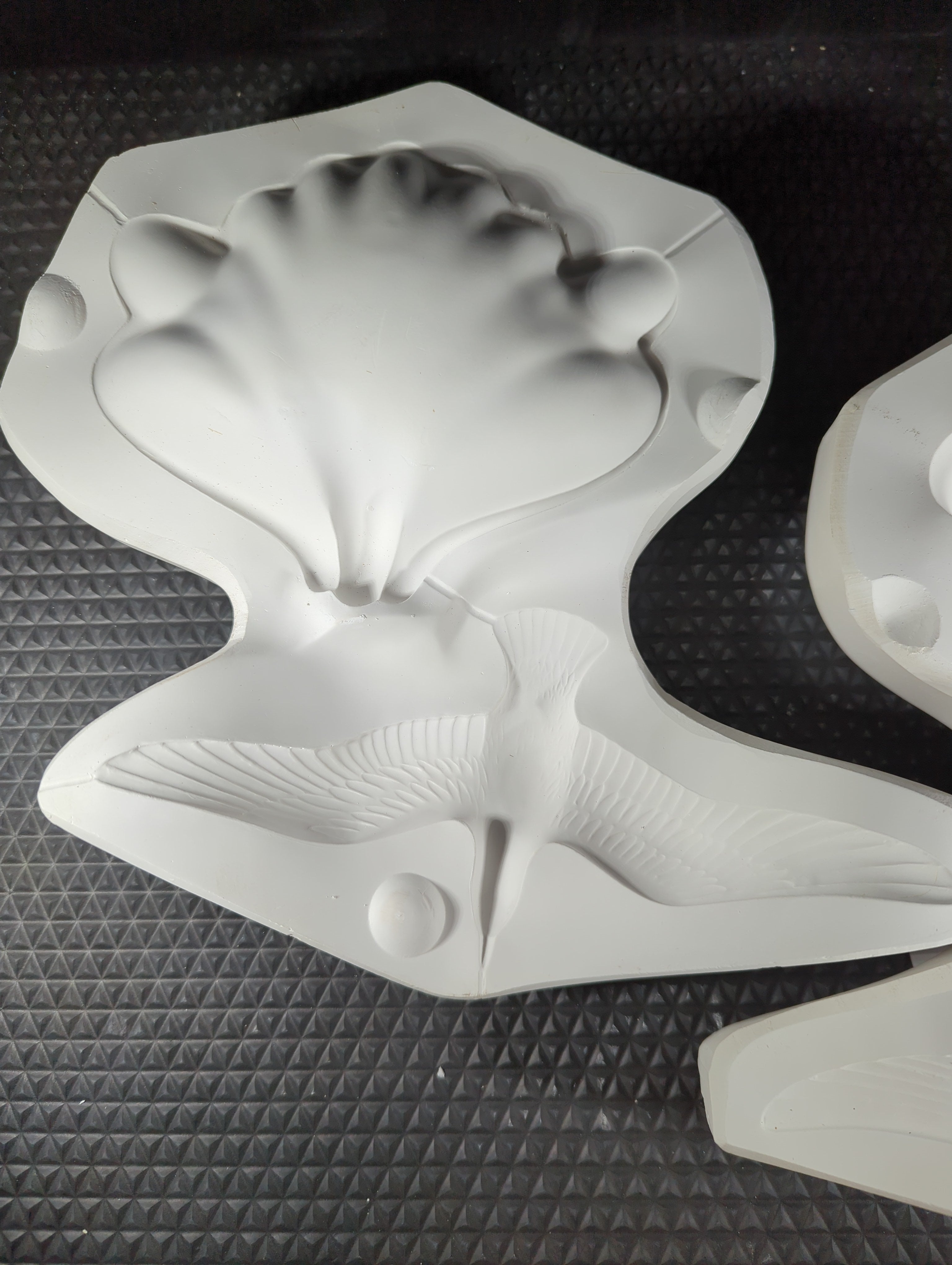 CM0350 - 197 Mikes Mold Shell and Bird