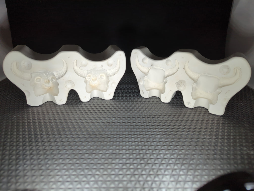 CM0330 - NM-2147 Nowell's Steer Skull Napkin Rings