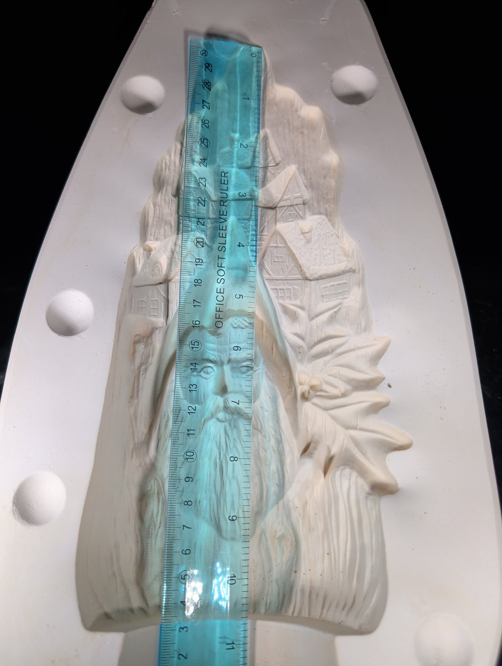 CM0043 - 2134 Kimple Carved Santa Scene