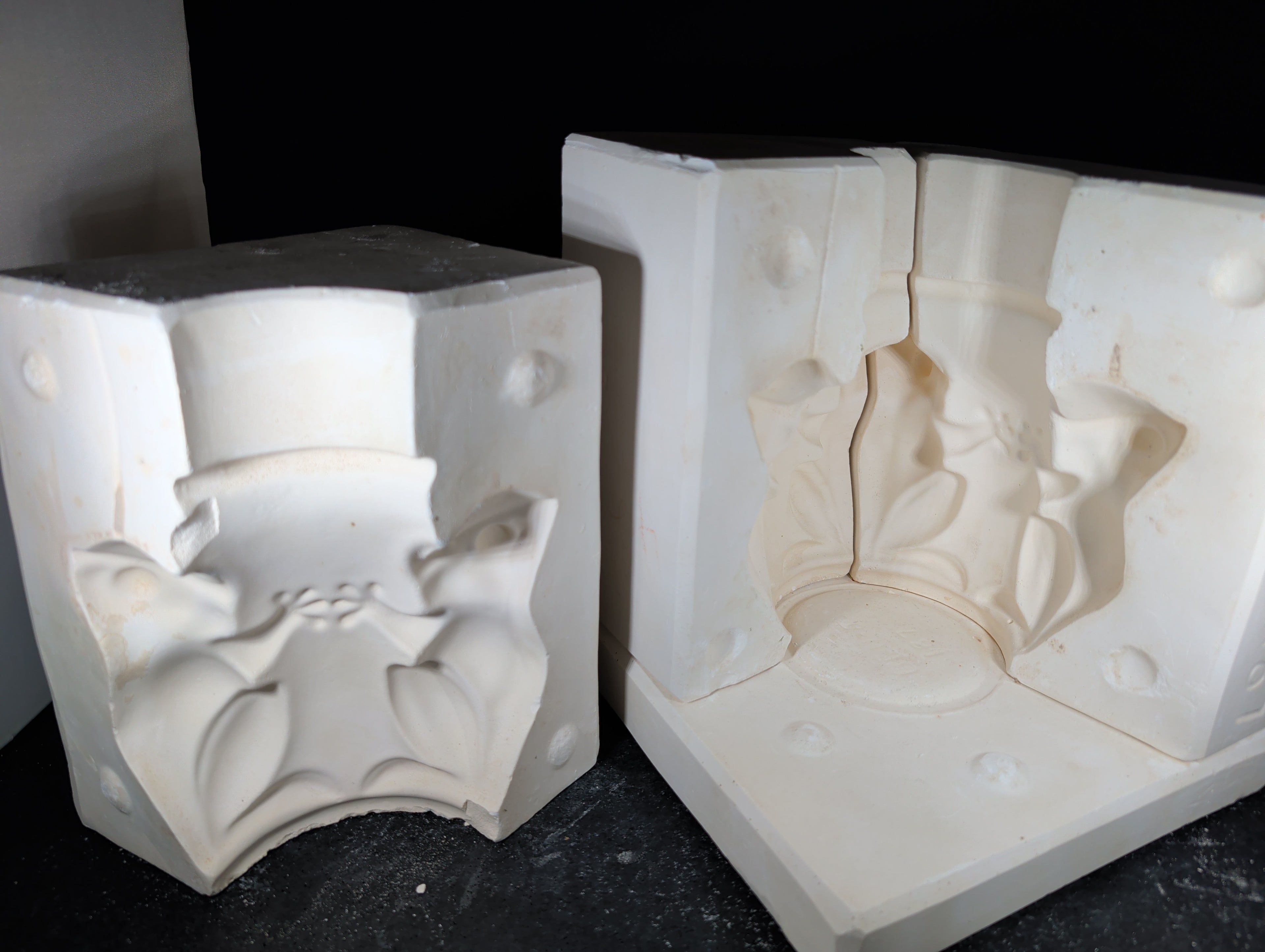 CM0014 - BLU-J 187 Frog Planter