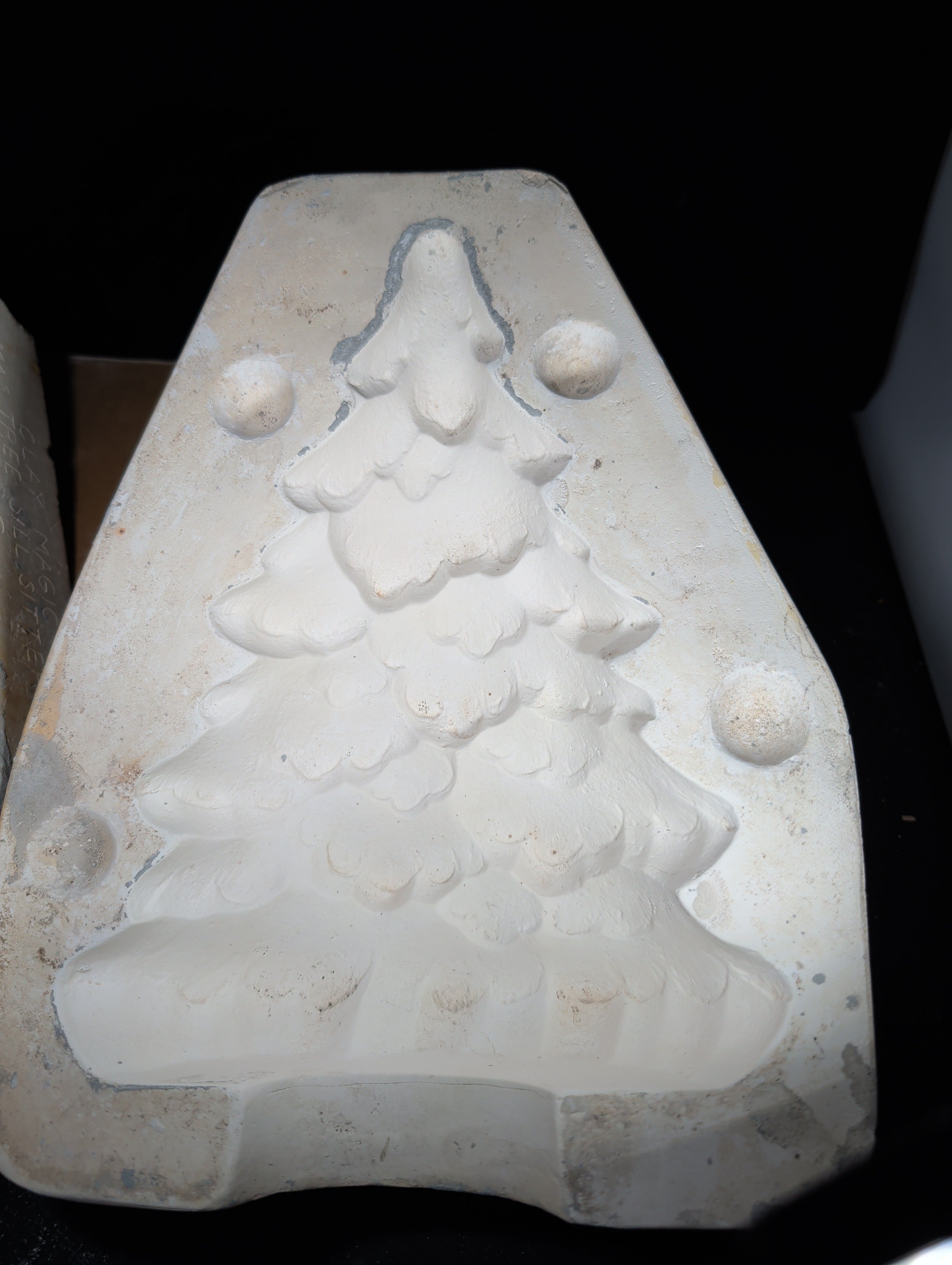 CM0042 - J505 Clay Magic Christmas Tree Sill Sitter