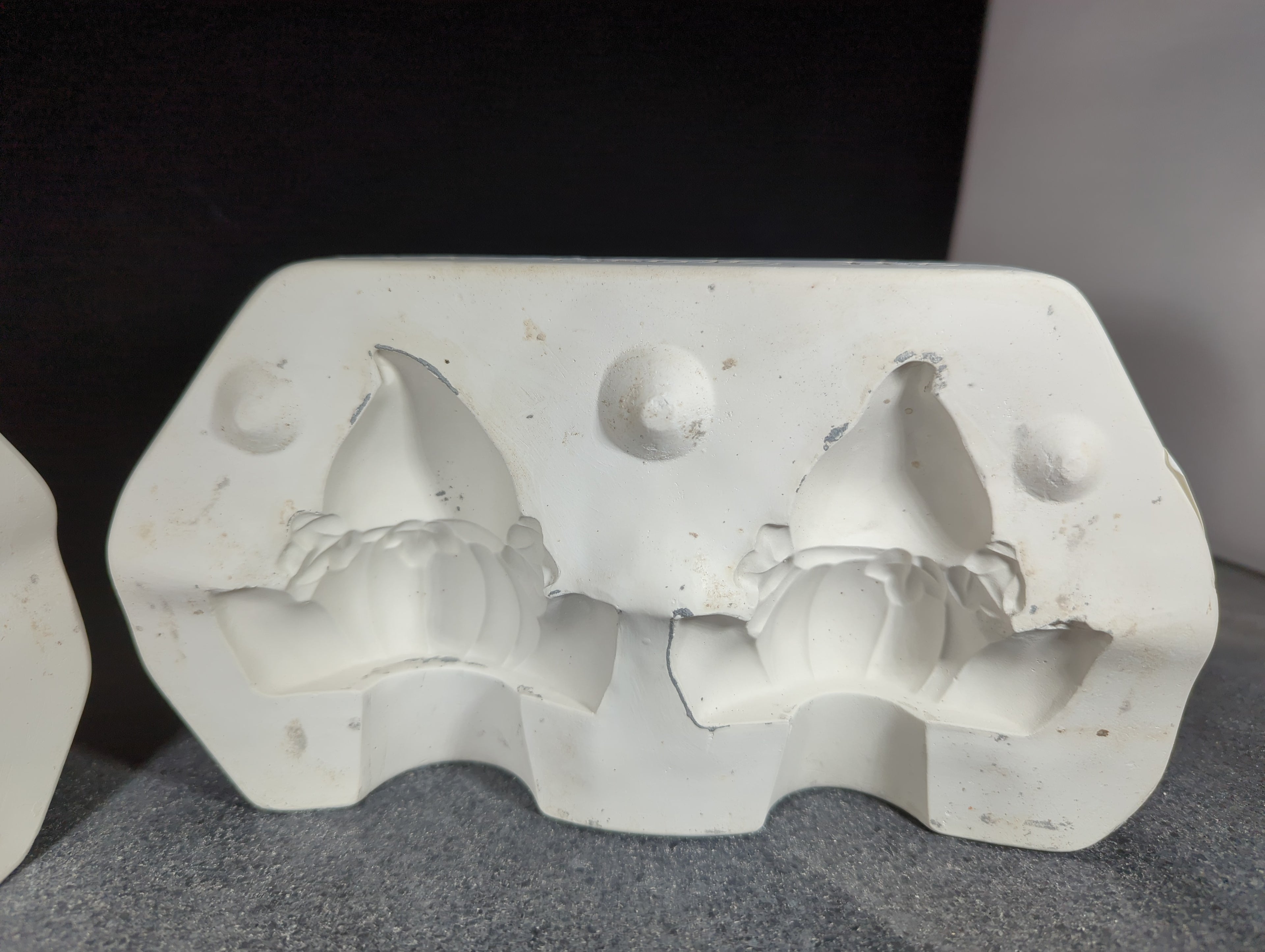 CM0157 - J1069 Clay Magic Two Tiny Pumpkin Ghosts