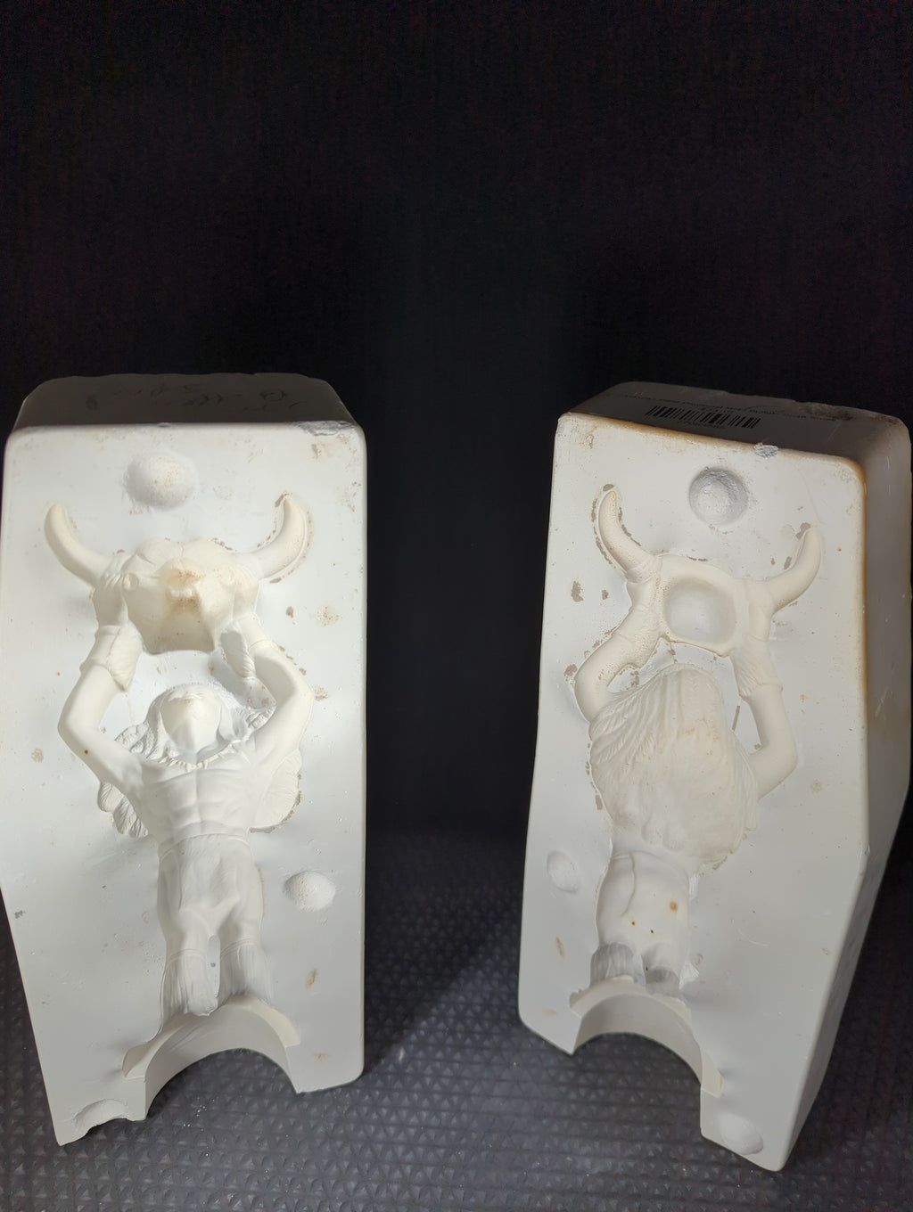 CM0329 - P908 Provincial Mold Buffalo Spirit Small