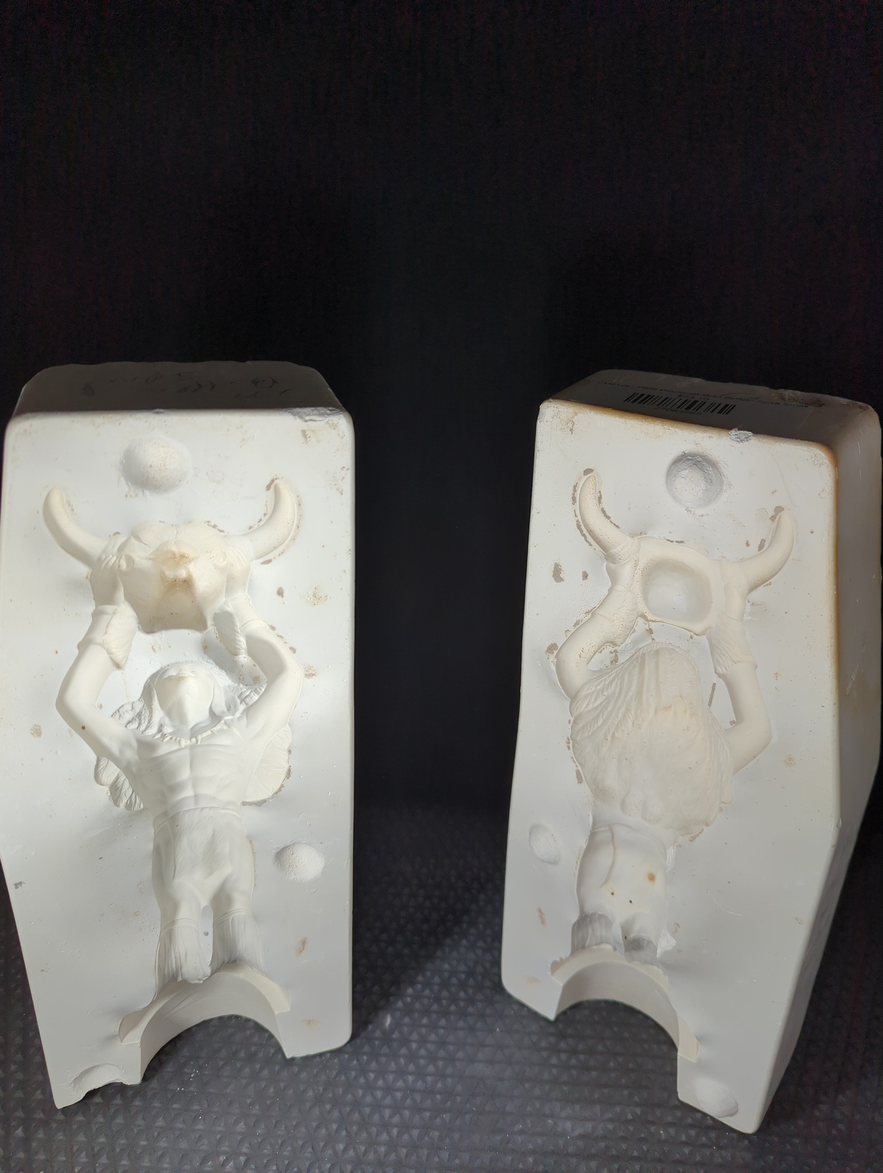 CM0329 - P908 Provincial Mold Buffalo Spirit Small