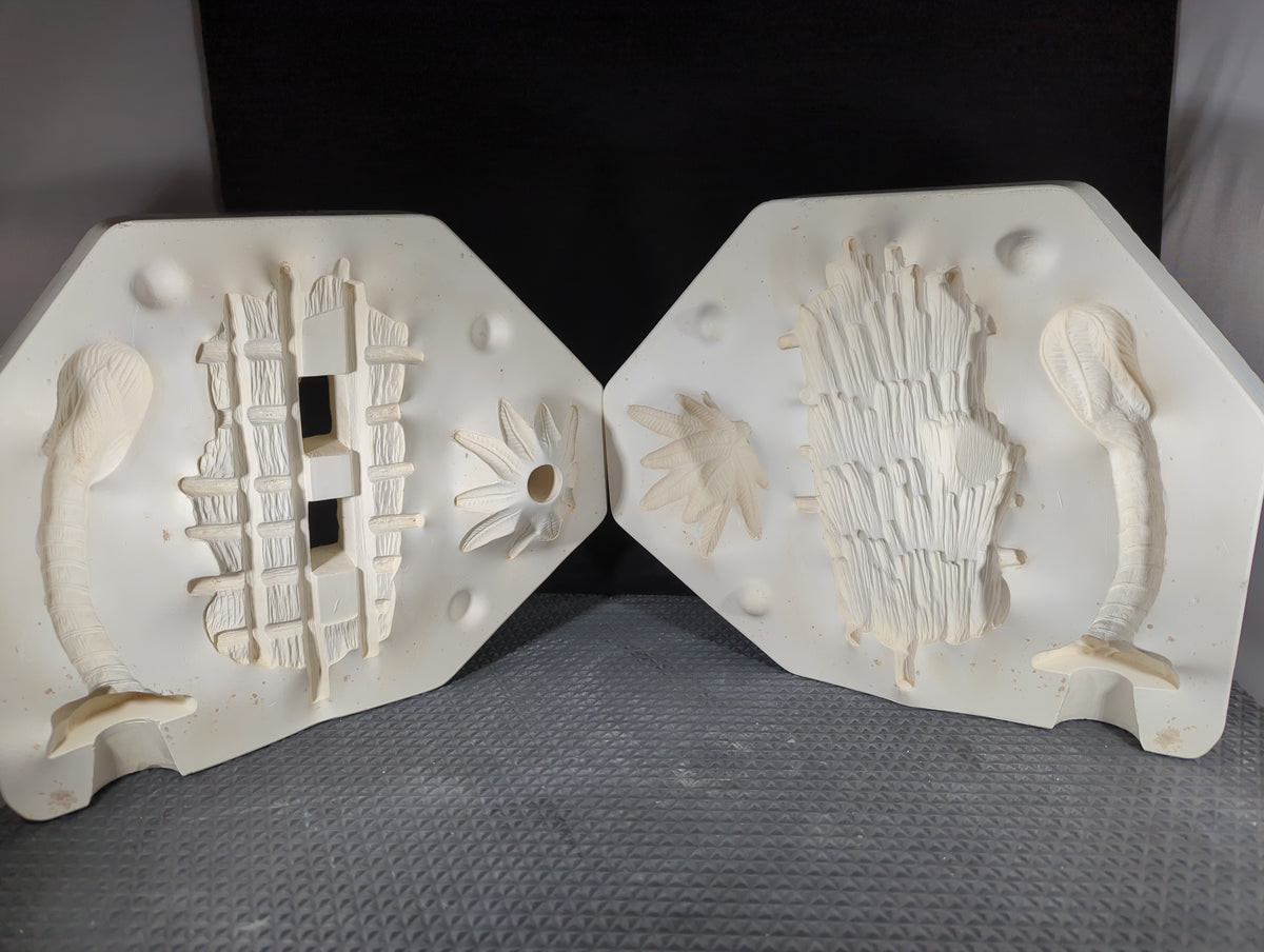 CM1512 - 554 Riverview Creche Accessories Mold